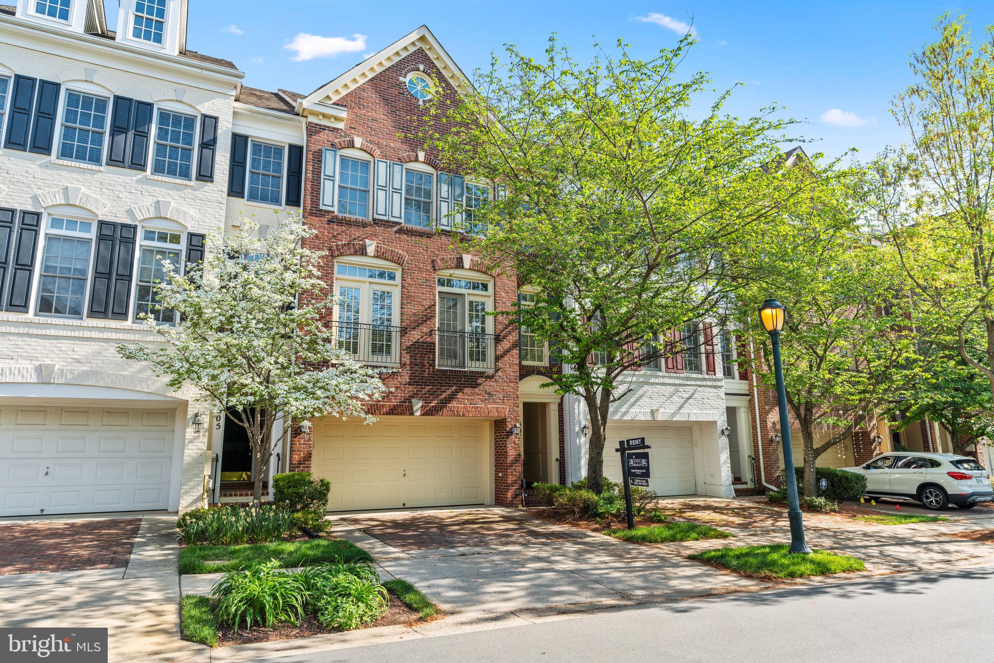 307 OAK KNOLL TERRACE