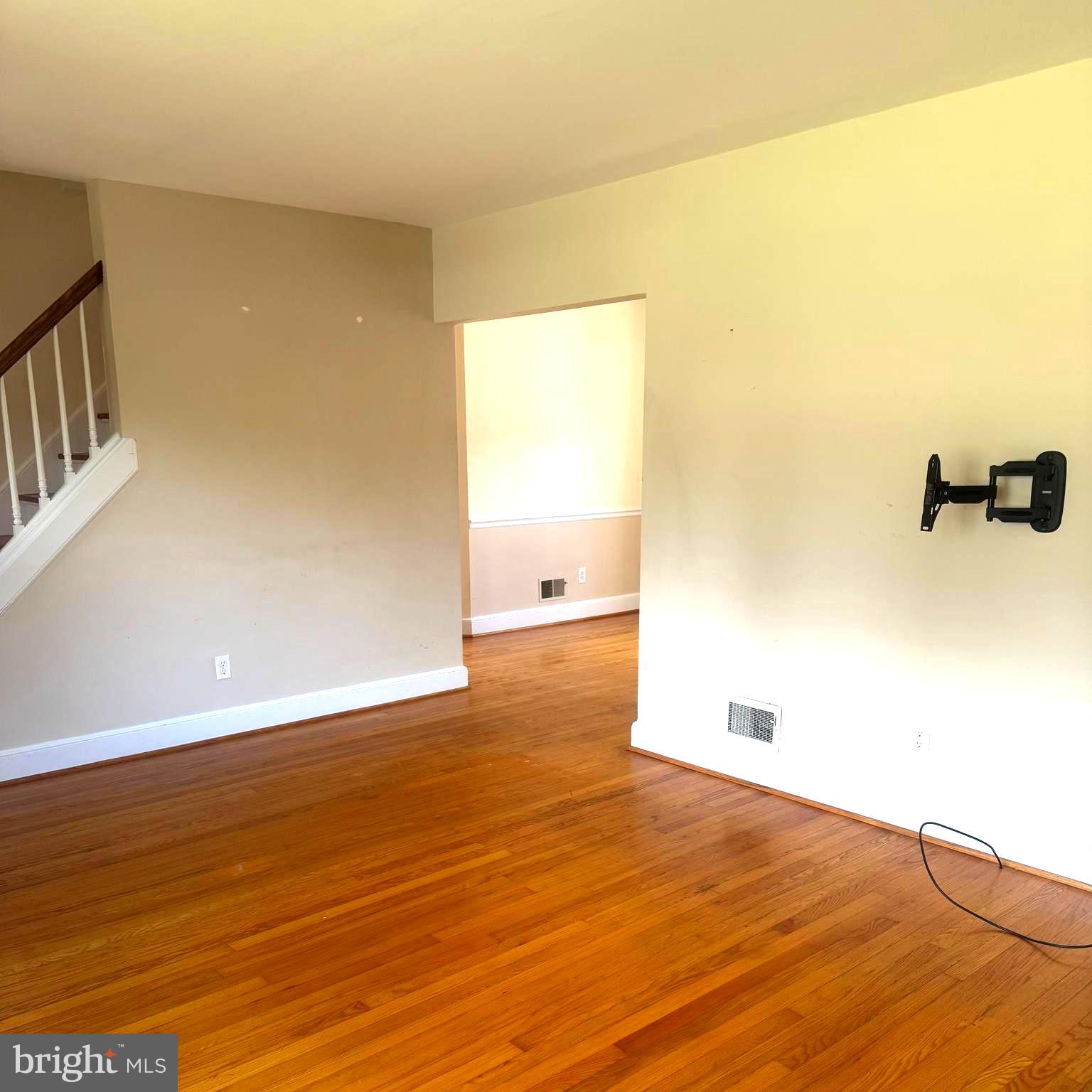 118 FLORENCE AVENUE