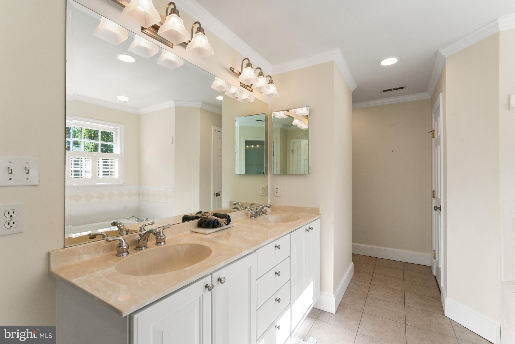 BRADLEY HILLS - Residential