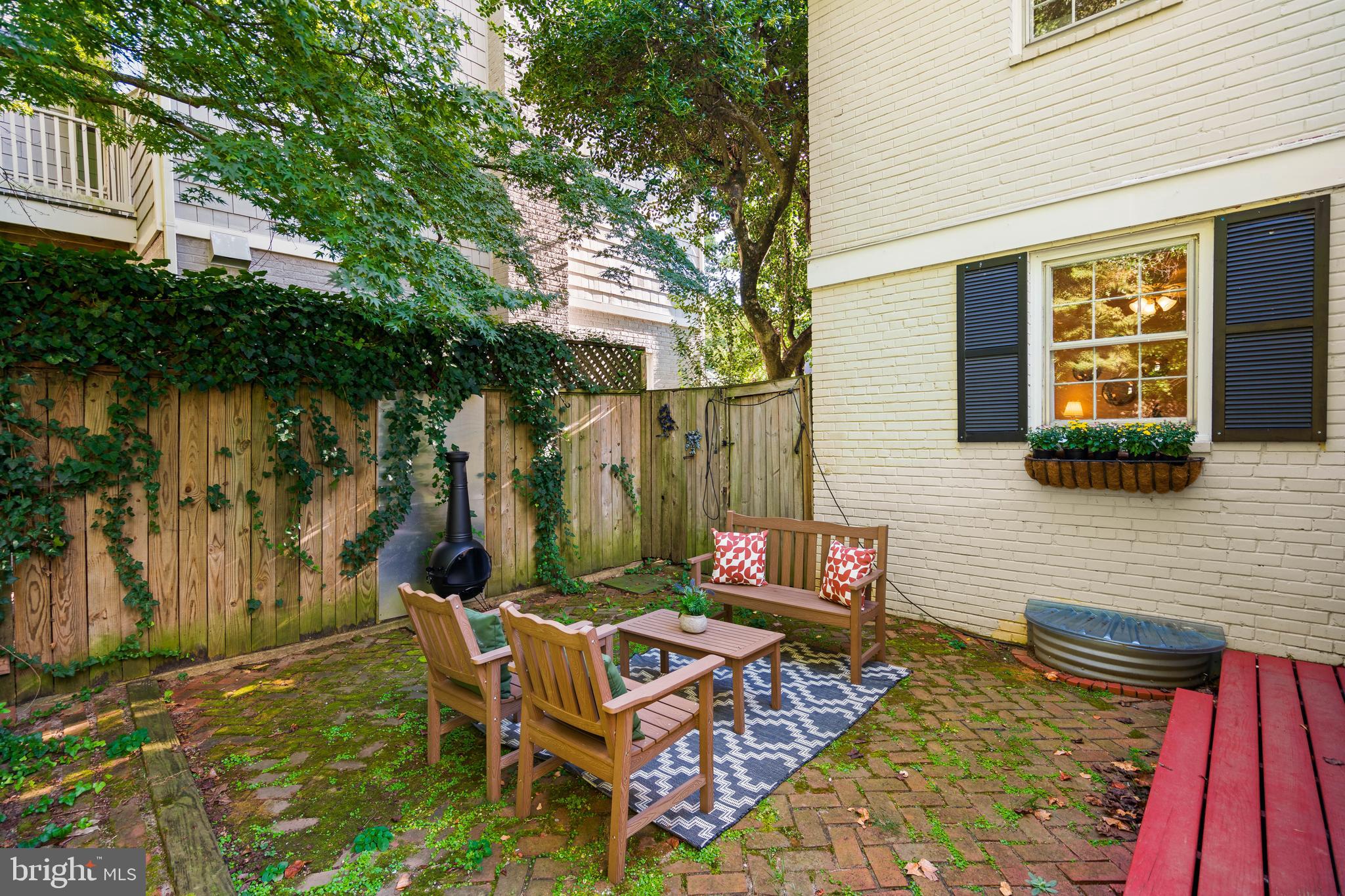 BRADLEY HILLS - Residential