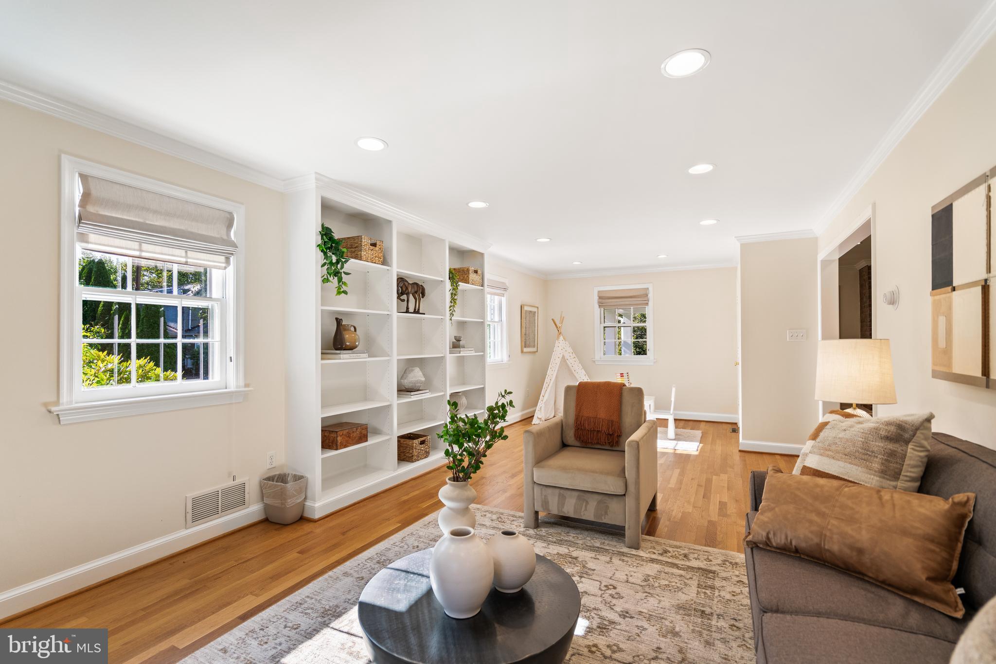 BRADLEY HILLS - Residential