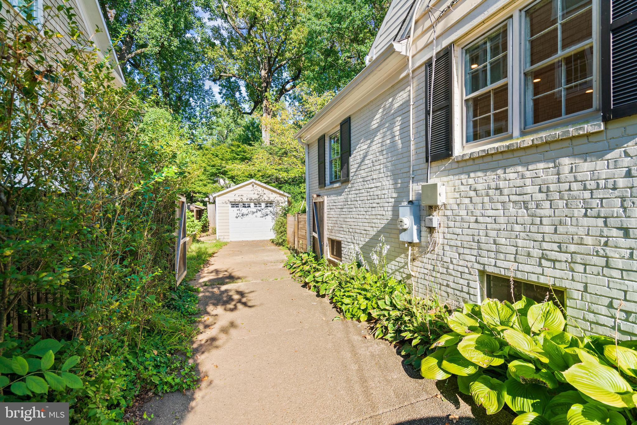 BRADLEY HILLS - Residential