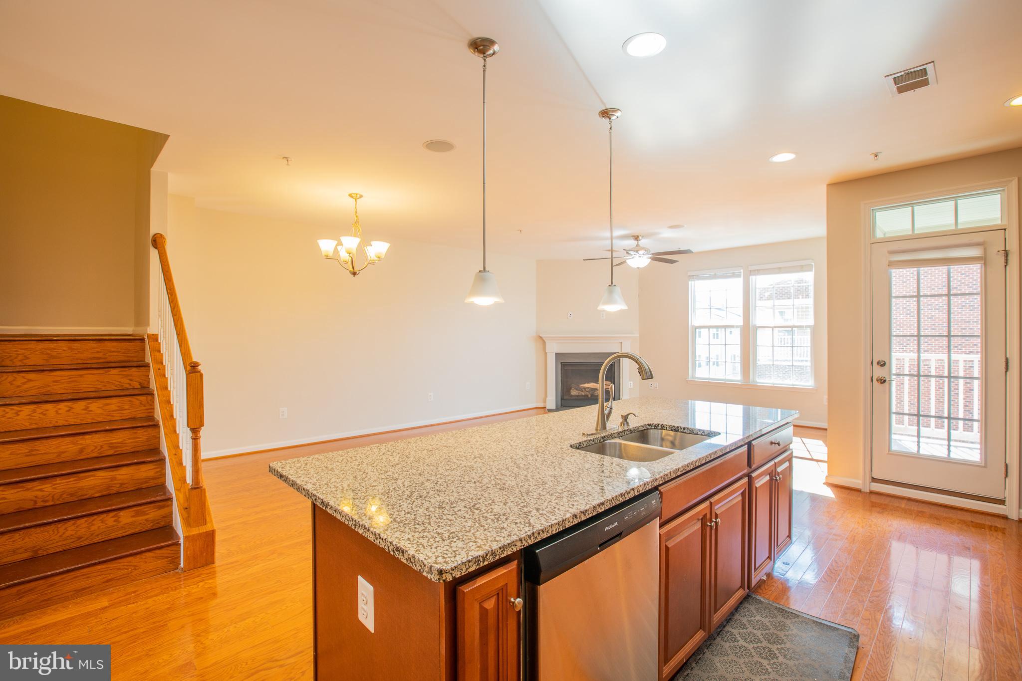 GREENBELT STATION - Residential