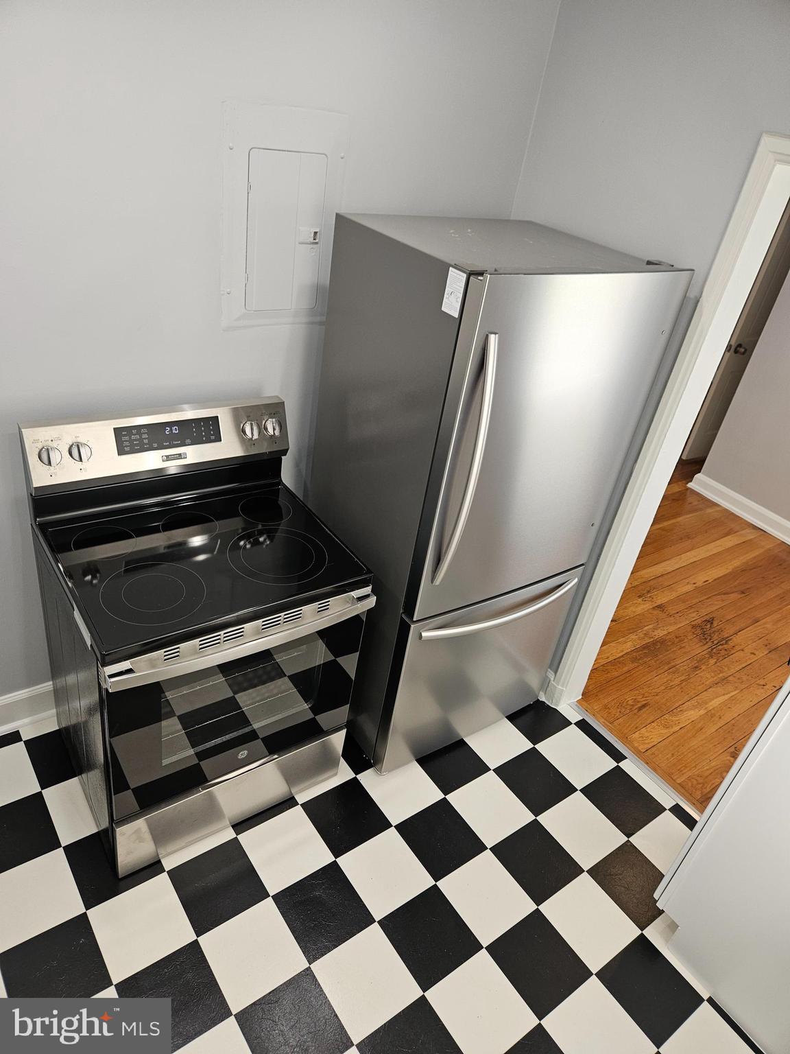 HILLCREST - Residential