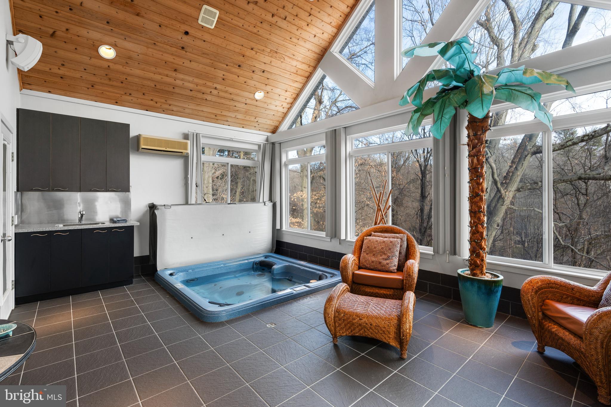 CRYSTAL FOREST - Residential