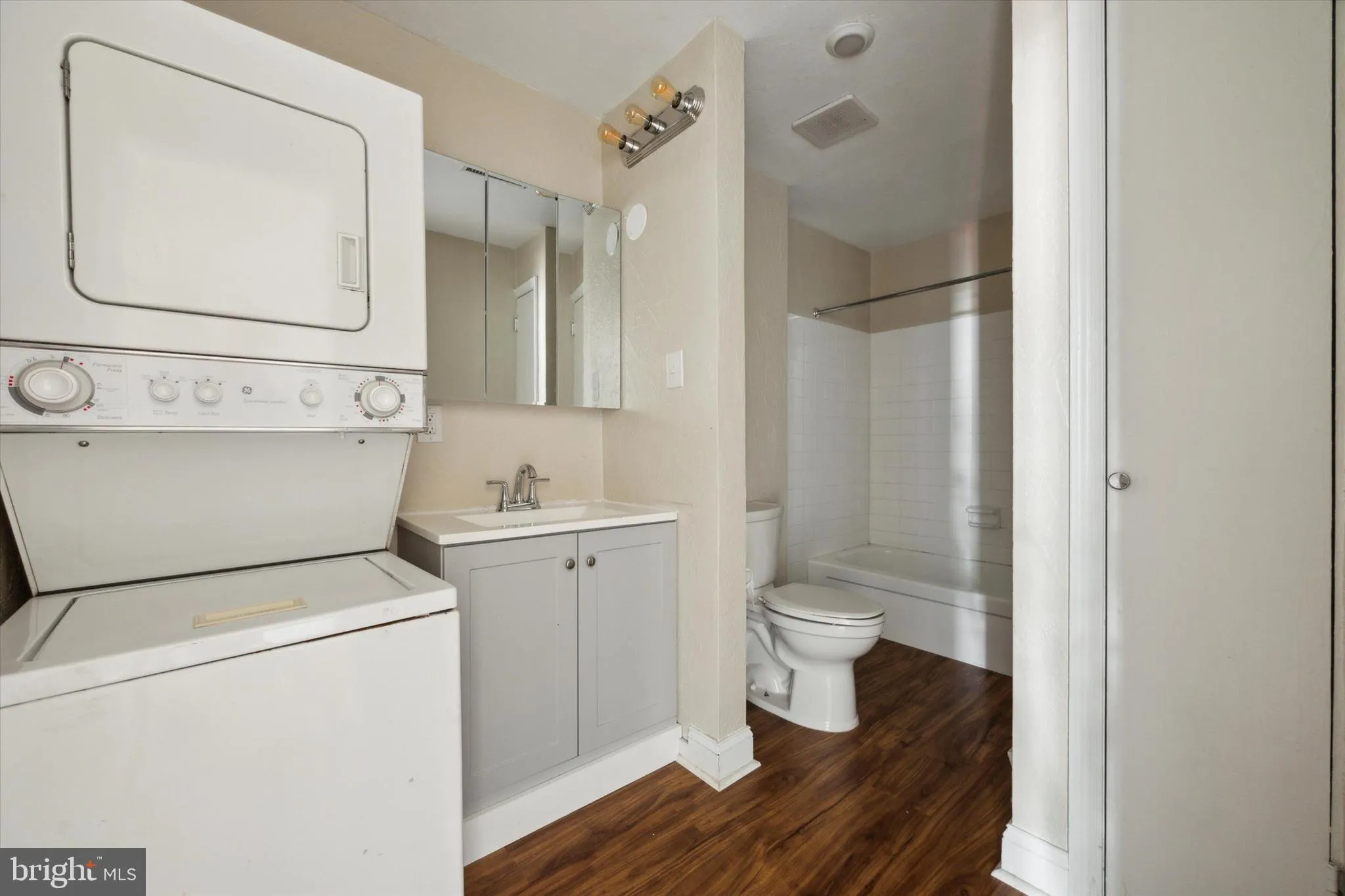 Philadelphia, Pennsylvania 19106, United States, 8 Bedrooms Bedrooms, ,Residential,Active,41177