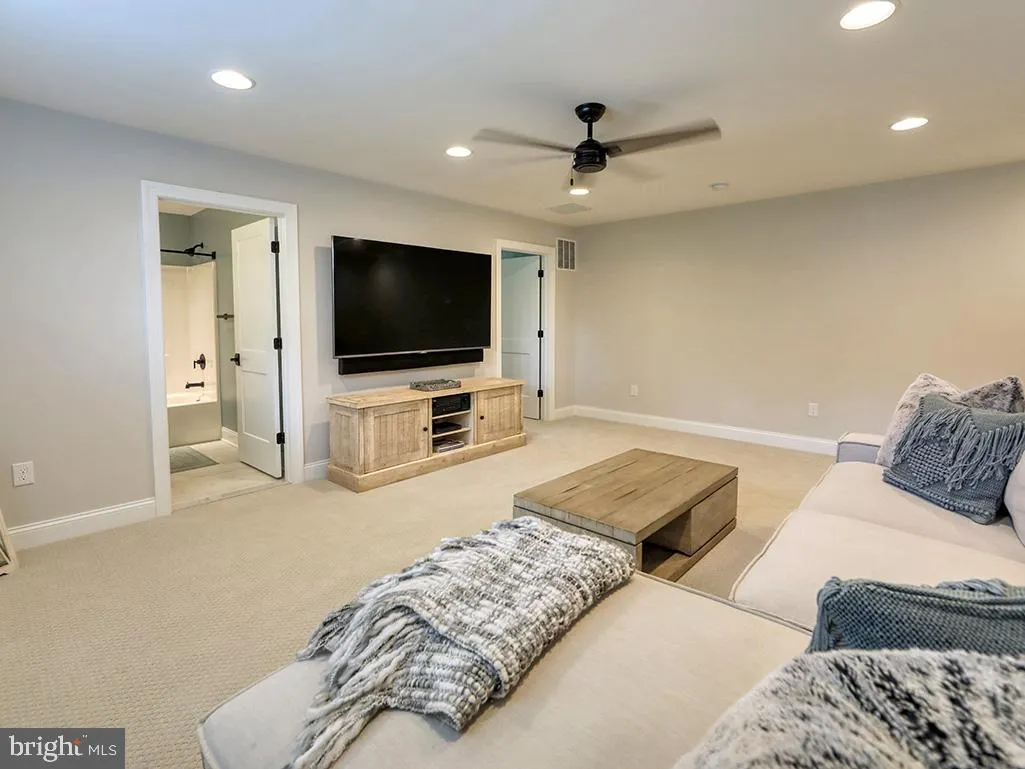 Milton, Delaware 19968, United States, 4 Bedrooms Bedrooms, ,5 BathroomsBathrooms,Residential,Coming Soon,164344