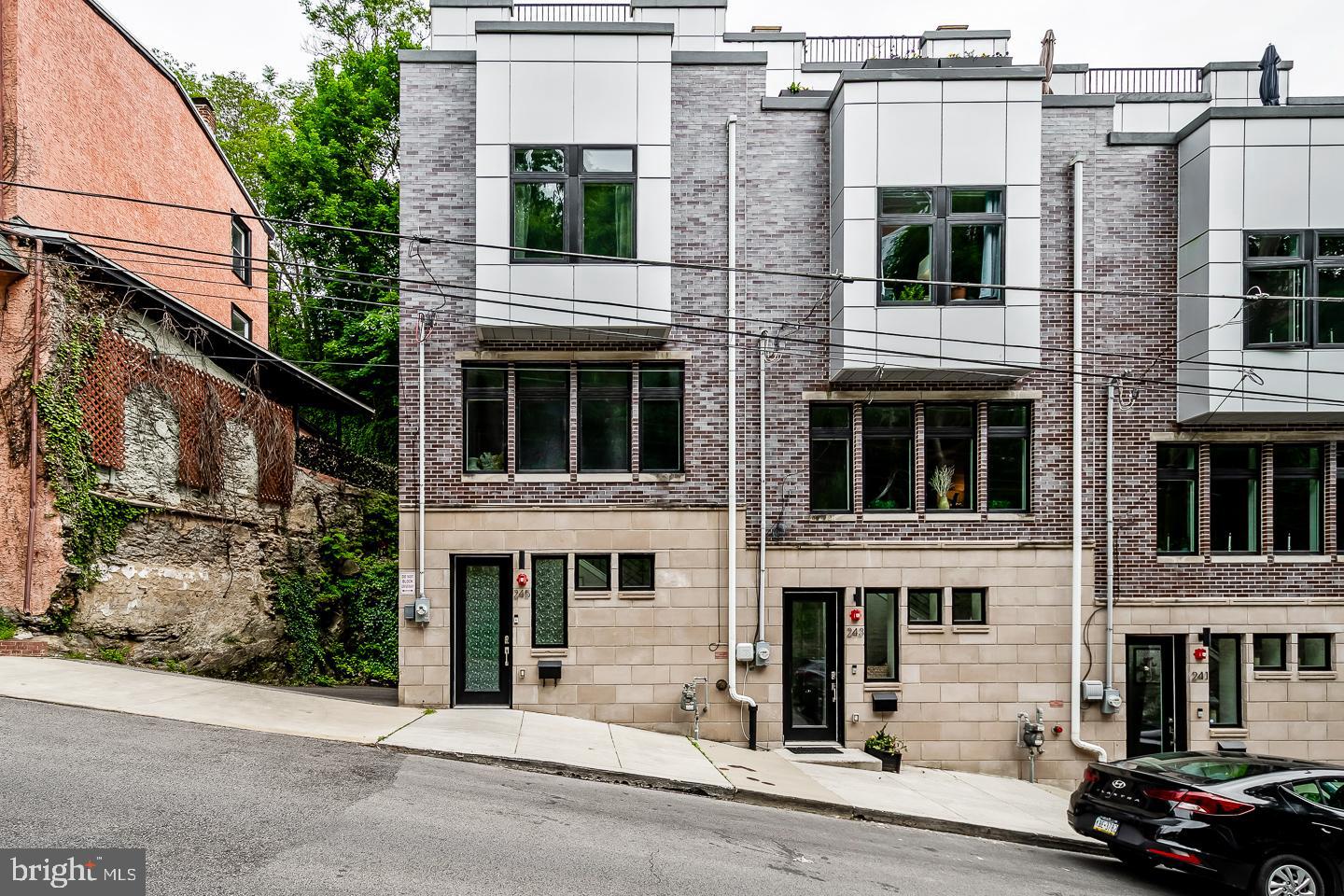 245 LYCEUM AVENUE