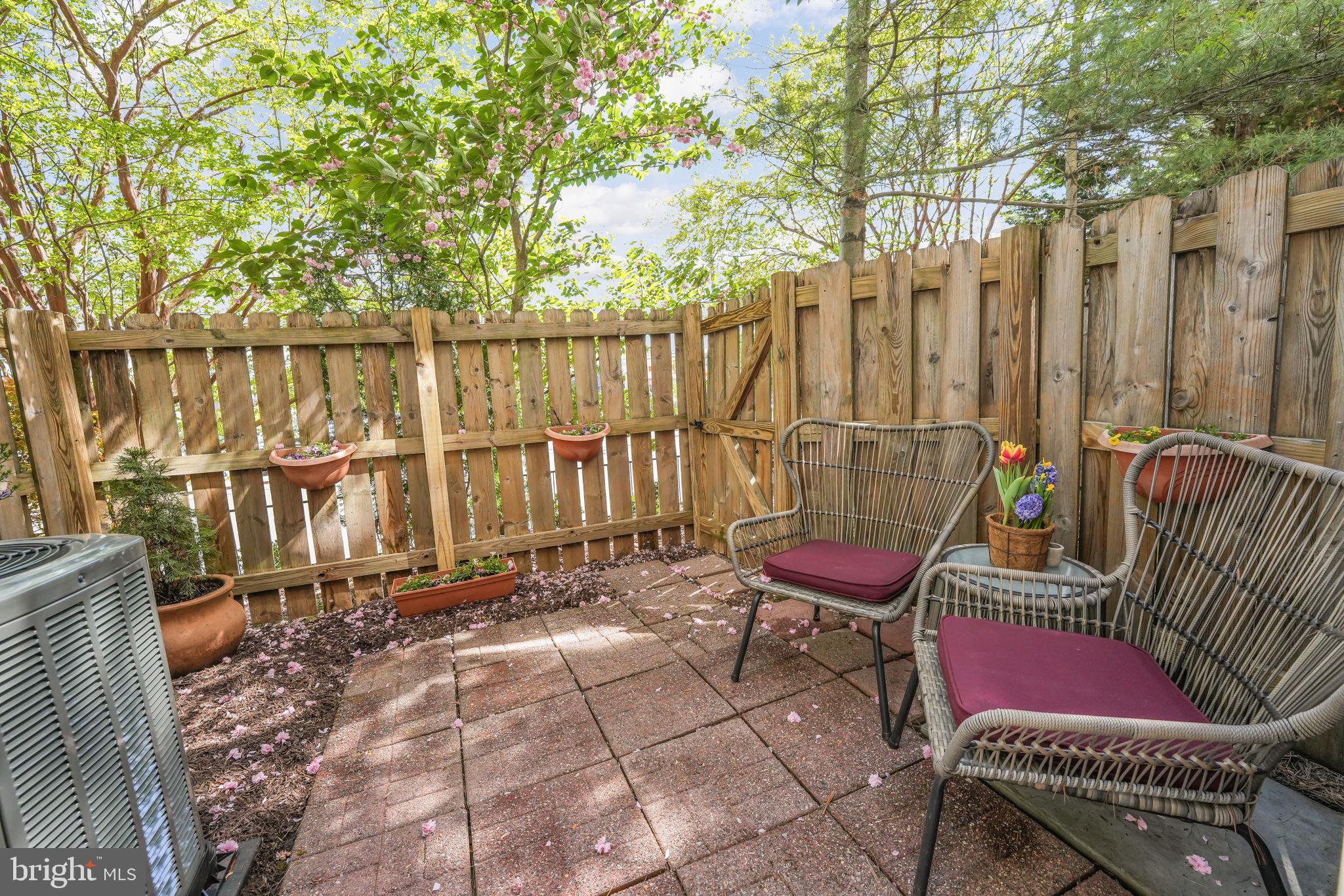 HILLWOOD - Residential