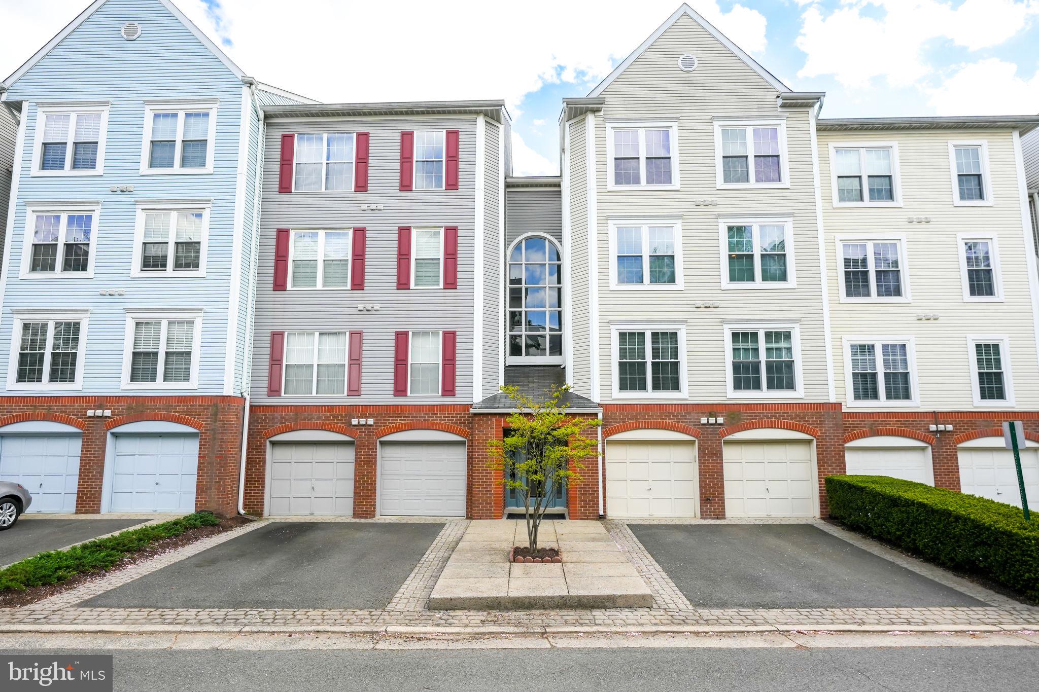 HILLWOOD - Residential