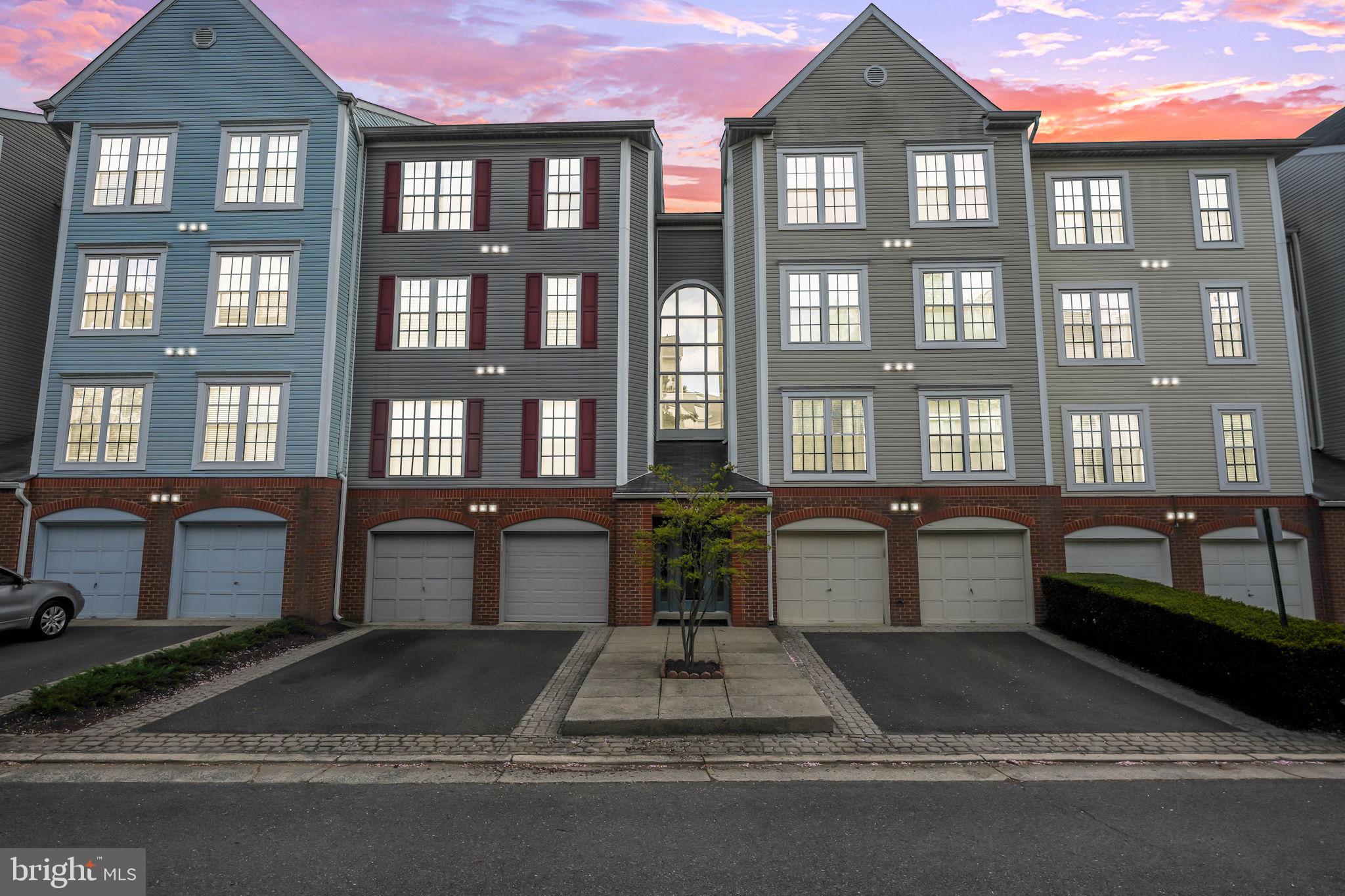 HILLWOOD - Residential