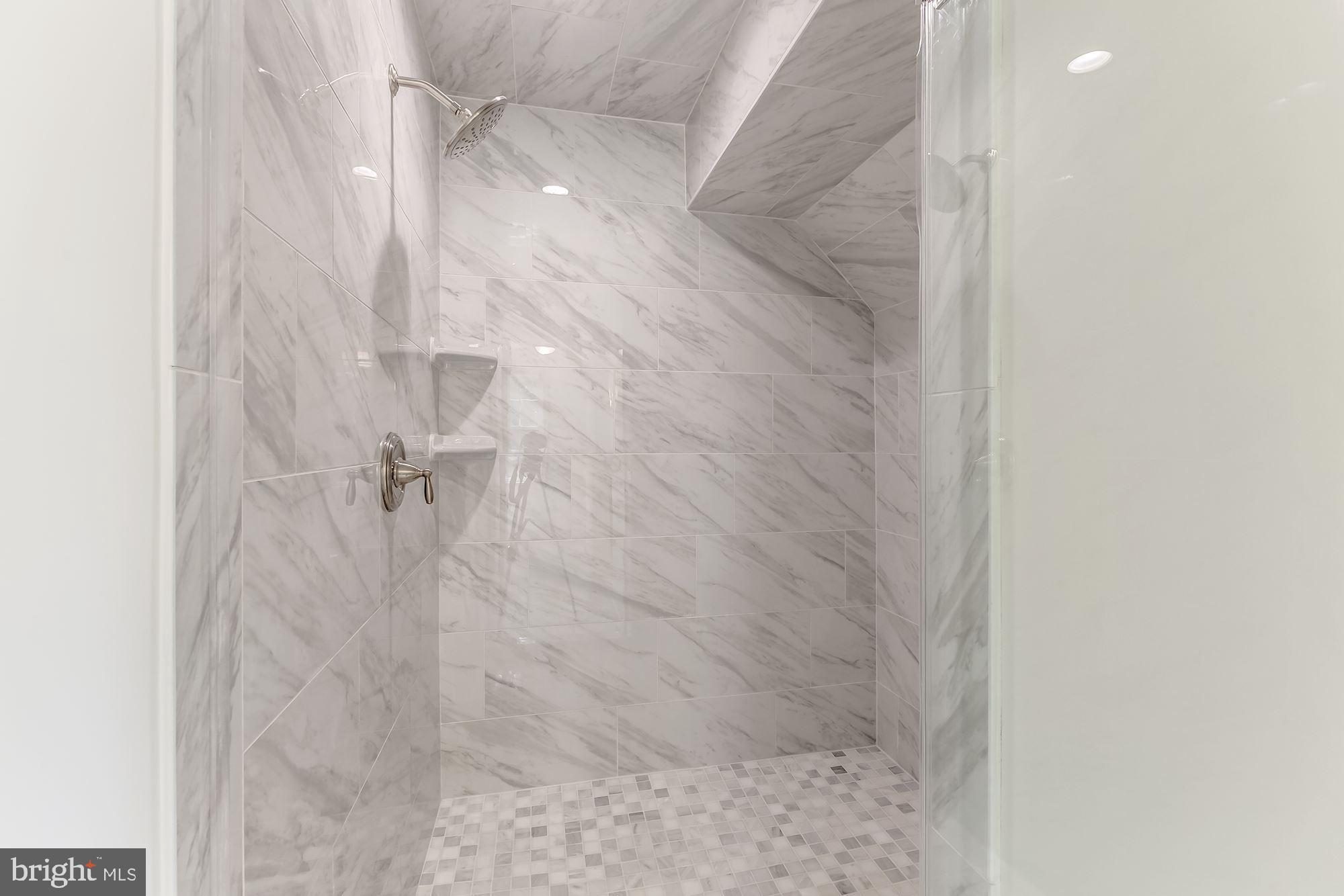 ALDIE ROAD - Residential