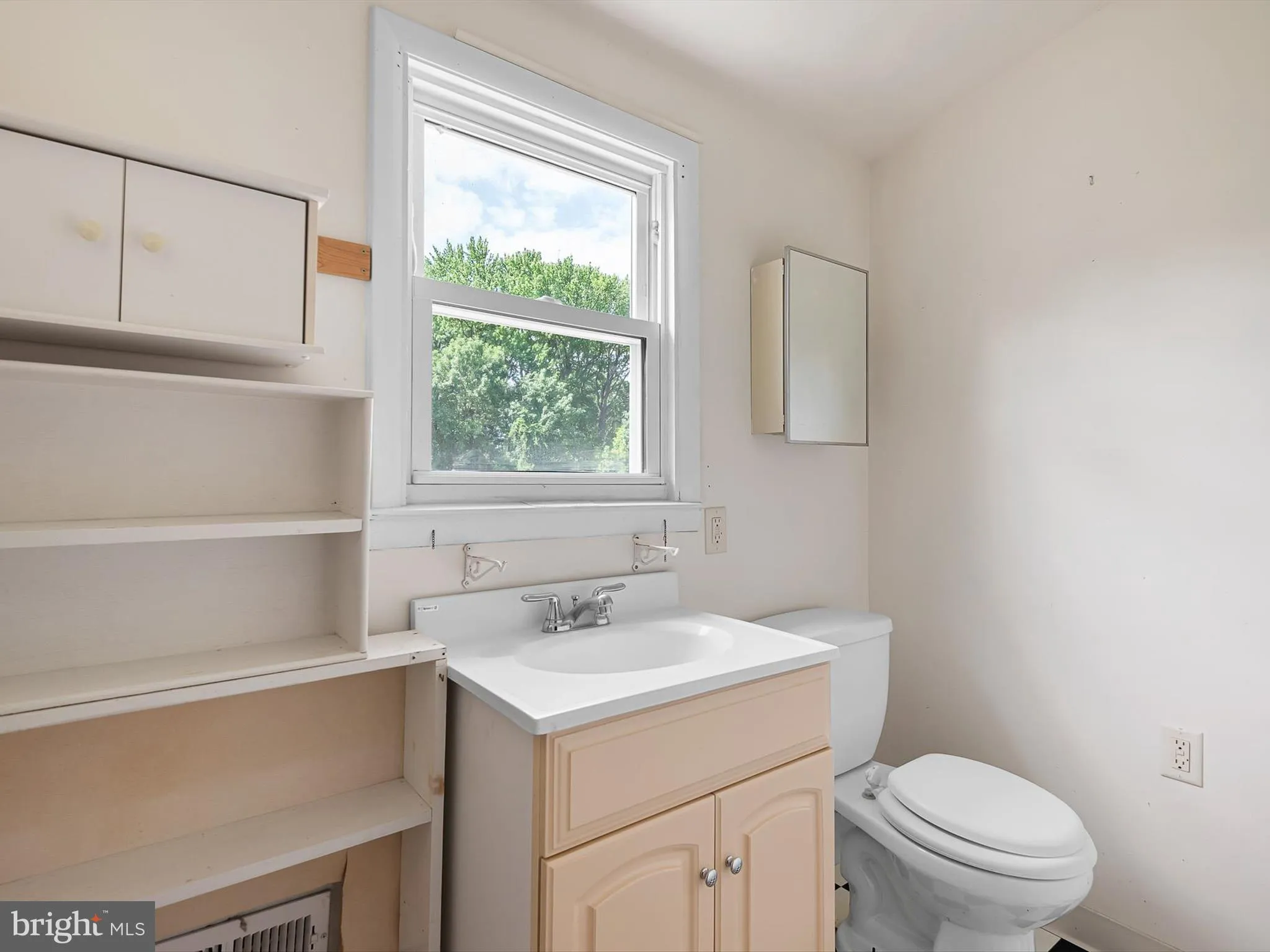 Wilmington, Delaware 19805, United States, 2 Bedrooms Bedrooms, ,2 BathroomsBathrooms,Residential,Coming Soon,176575