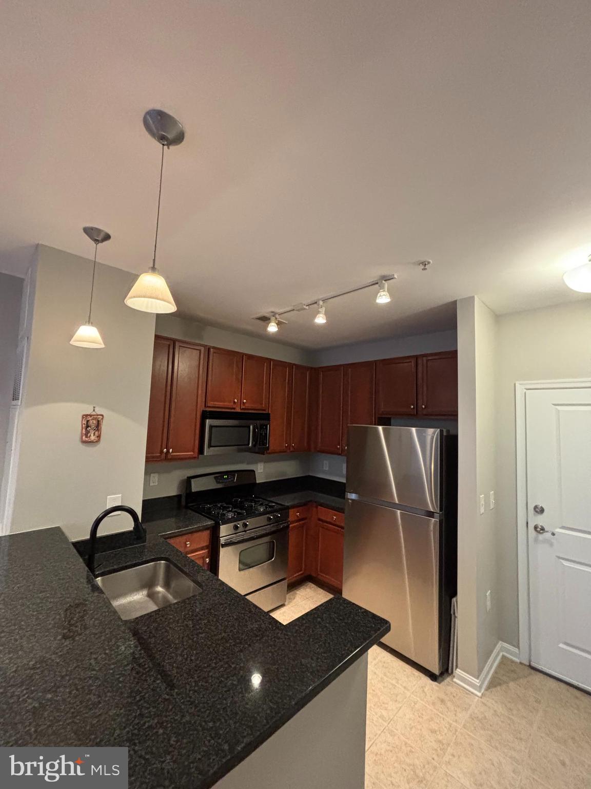 HALSTEAD AT THE METRO II - Residential