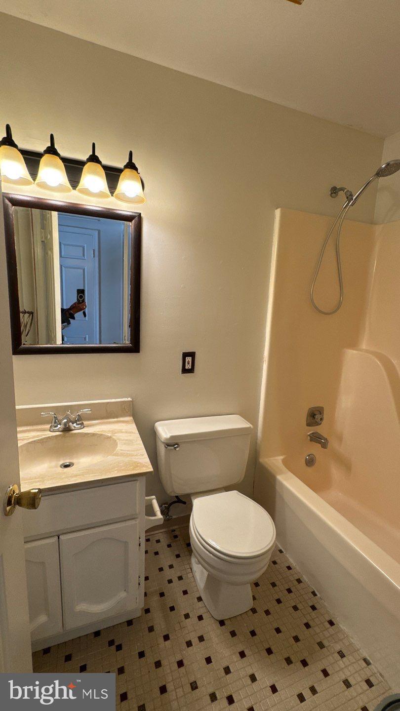 VILLAGE OF KINGS CONTRIVANCE - Residential Lease