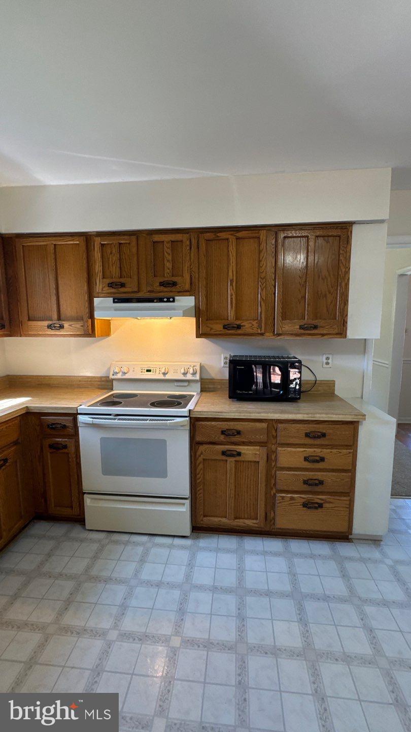 VILLAGE OF KINGS CONTRIVANCE - Residential Lease