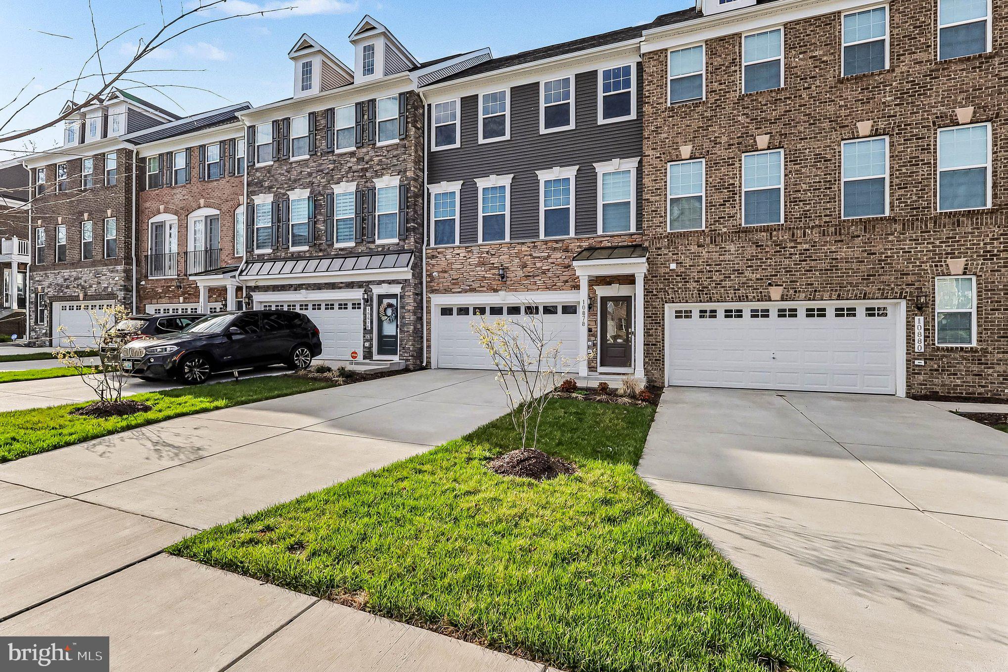 10878 FOXTROT CIRCLE