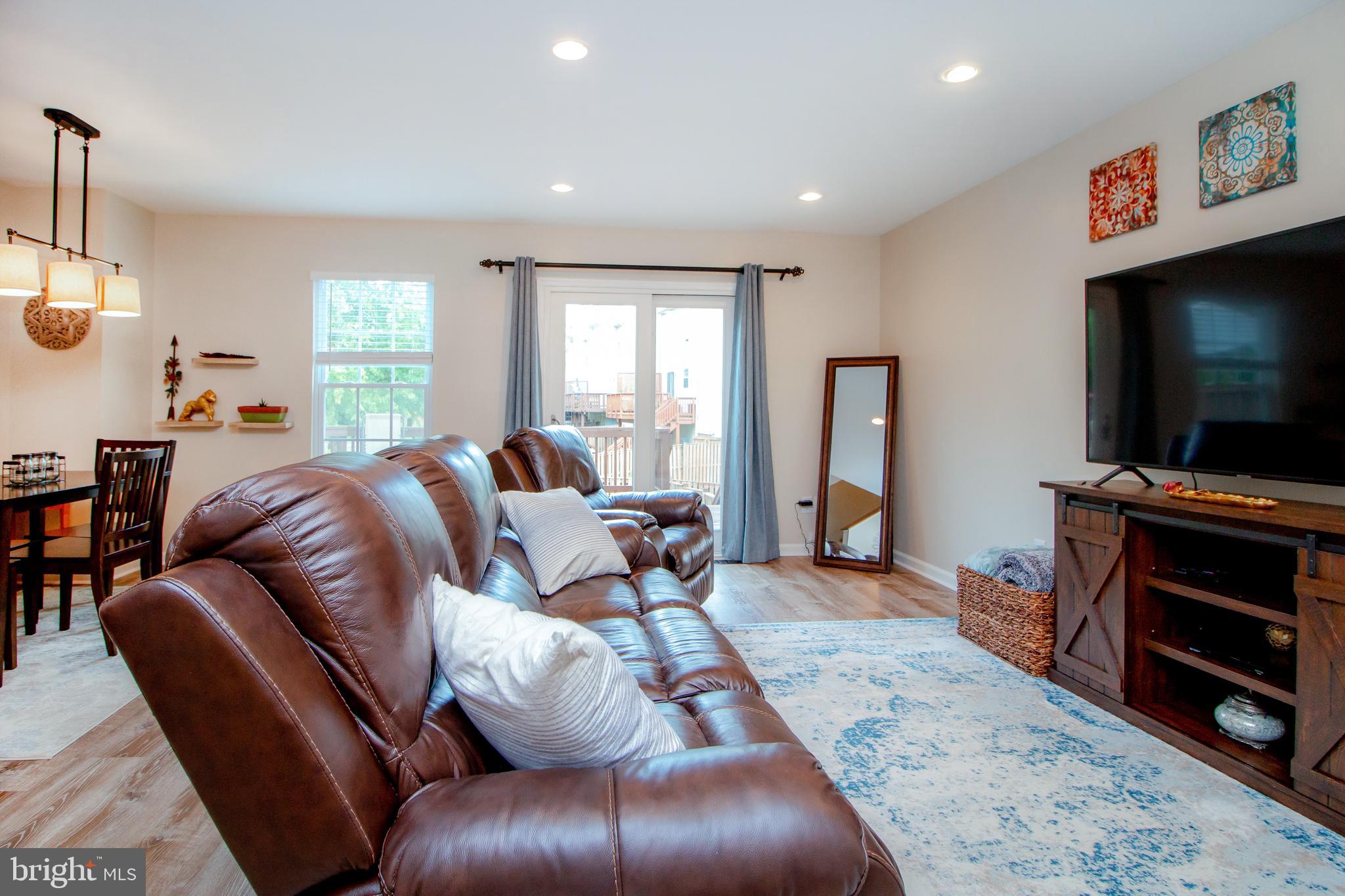 POTOMAC LAKES - Residential