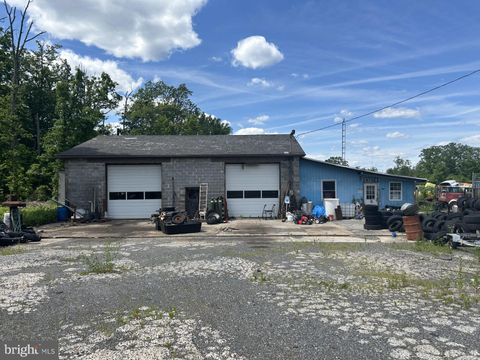 Photo of 301 Roberts Road, SELLERSVILLE, PA 18960 (MLS # PABU2122900)