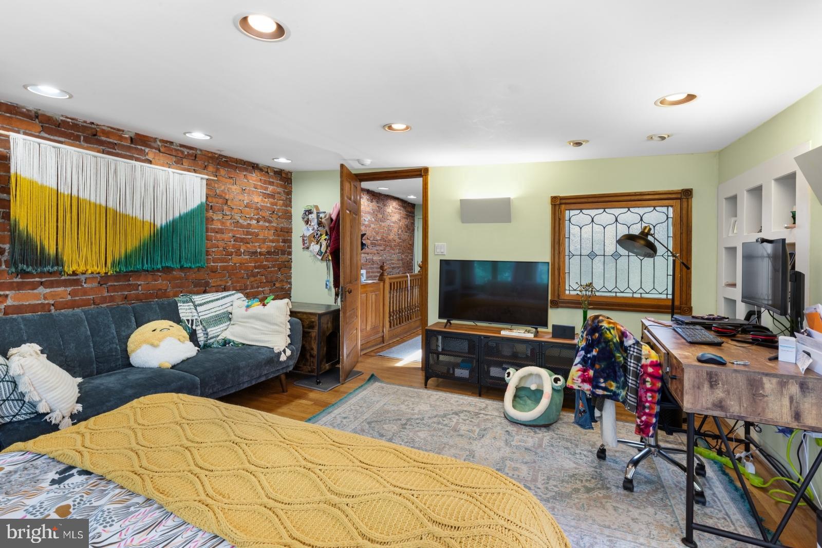 SPRUCE HILL - Residential Lease