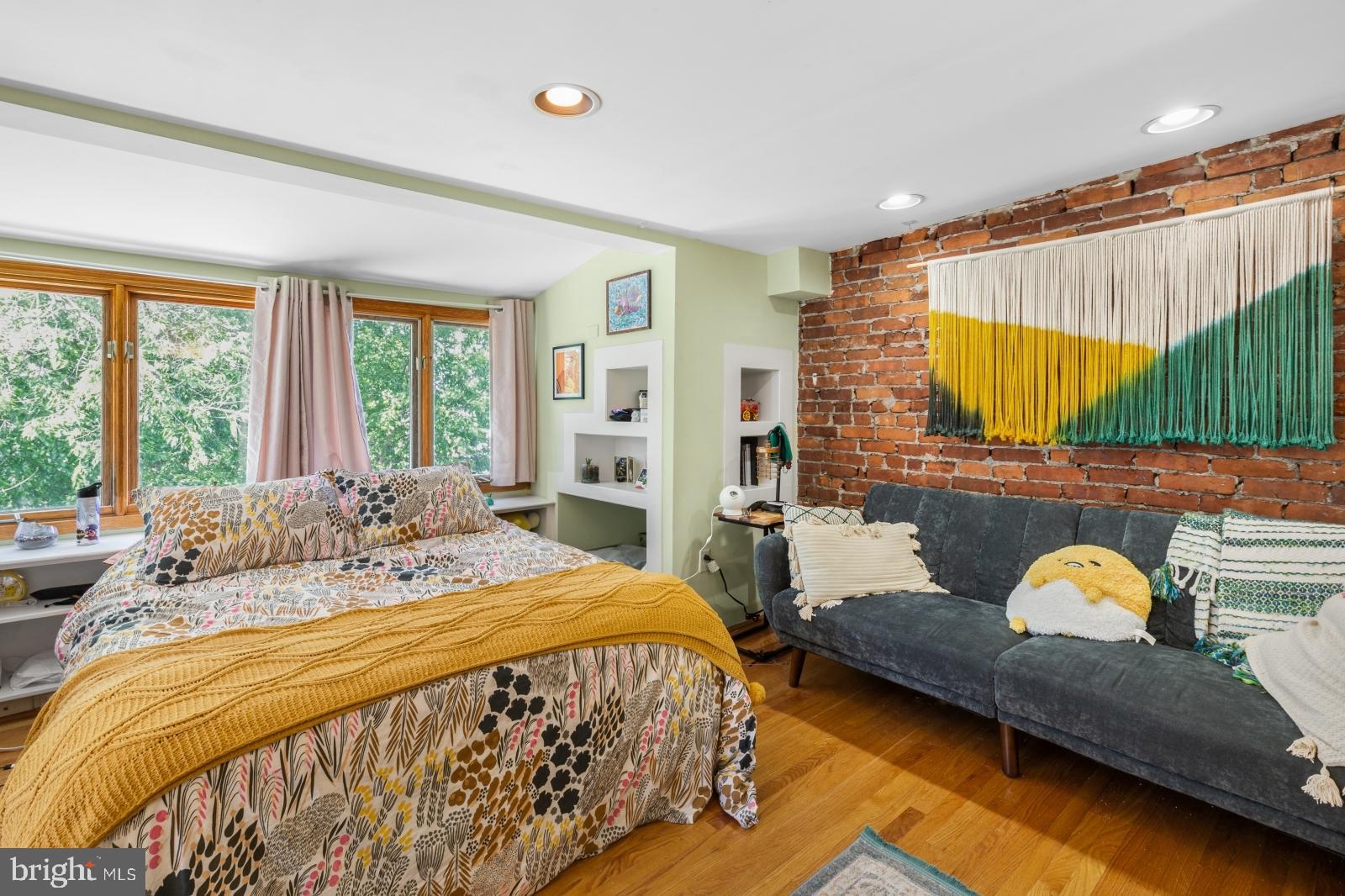 SPRUCE HILL - Residential Lease