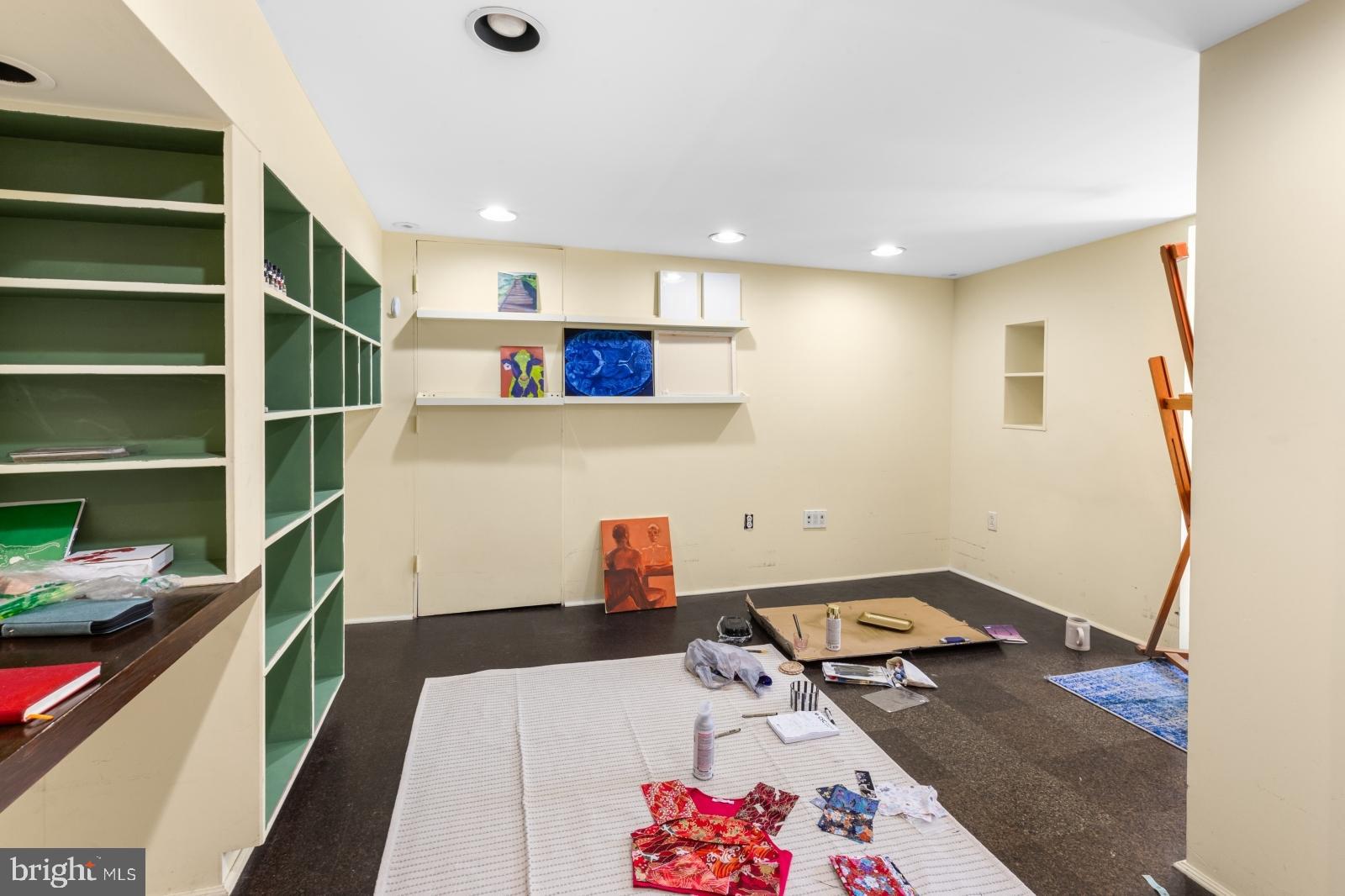 SPRUCE HILL - Residential Lease