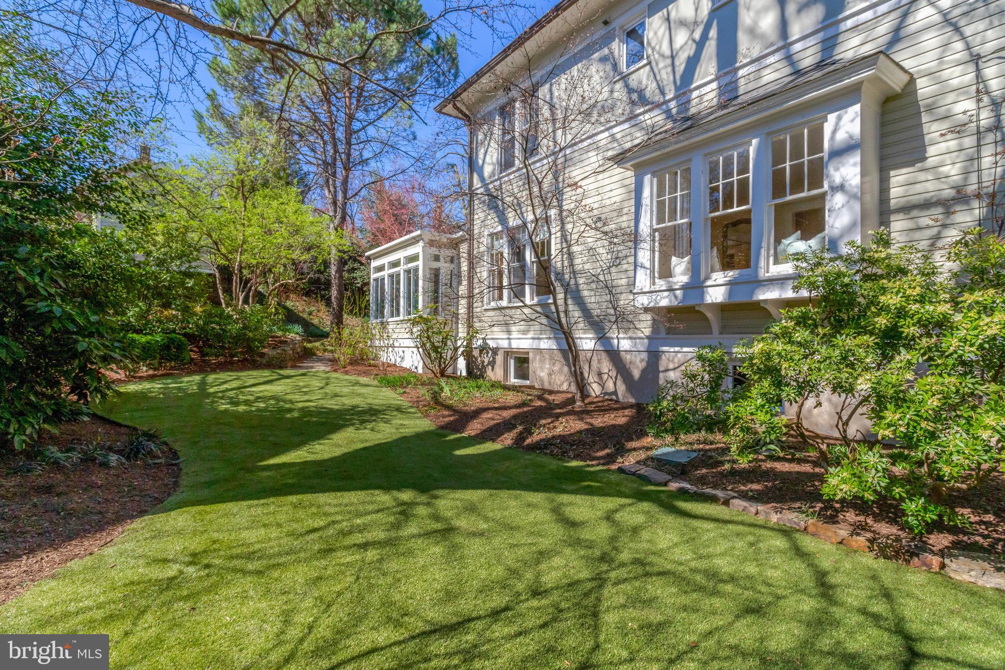 ROSEMONT - Residential