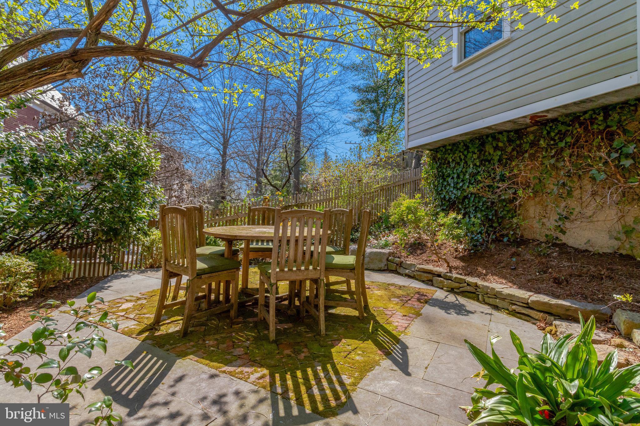 ROSEMONT - Residential