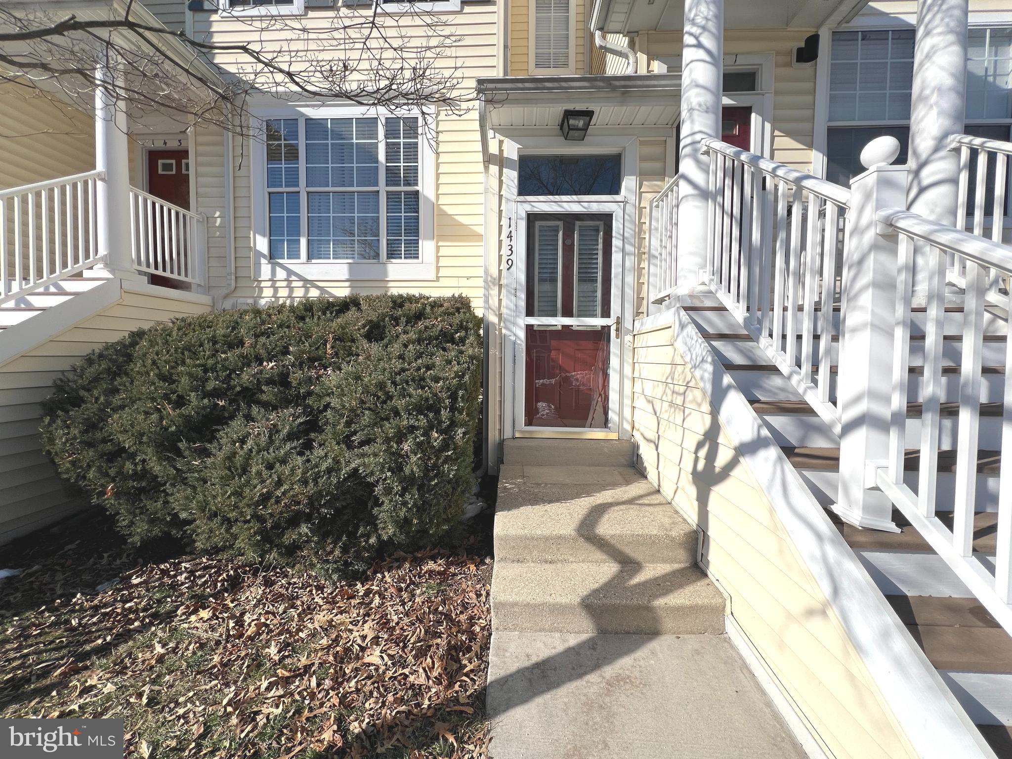 CEDAR GROVE AT CROFTON - Residential Lease