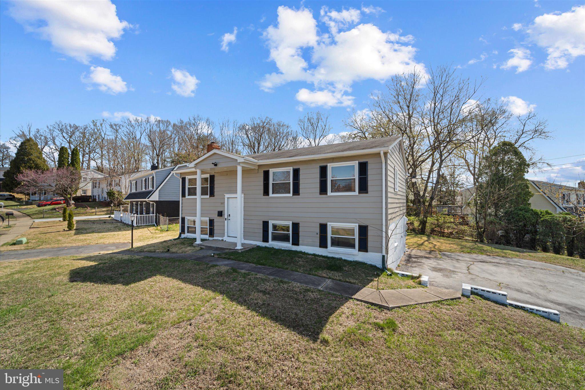 13899 MONTOCLAIR LANE