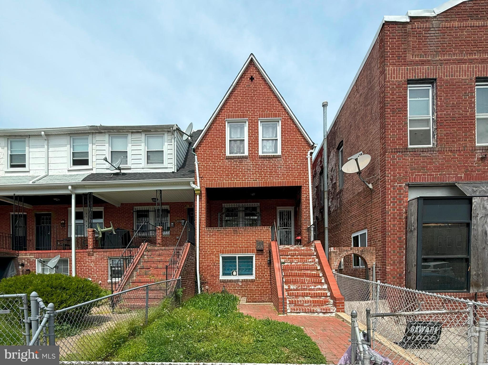 ONLINE AUCTION: Bidding begins 8/13/2025 @ 10:00 AM. Bidding ends 8/15/2025 @ 11:20 AM. List Price is Suggested Opening Bid. Deposit: $7,500.
2-story semi-detached townhome in the Rosemont area.
Located near Gwynns Falls Park, known for its extensive trails and green space, and Hanlon Park, a popular local recreation area.
Nearest traffic arteries include Hilton Parkway and N Franklintown Road.
Property is occupied by former tenants; no rental documents are available.