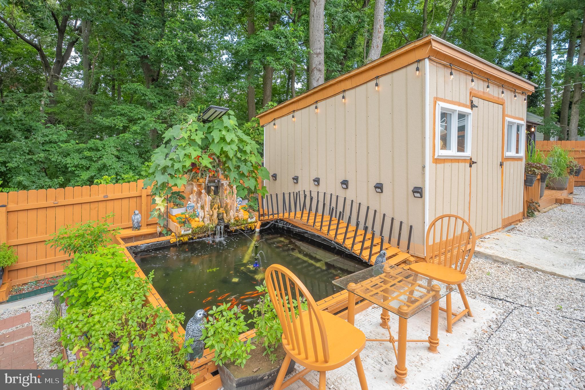 GOLDEN TREE - Residential