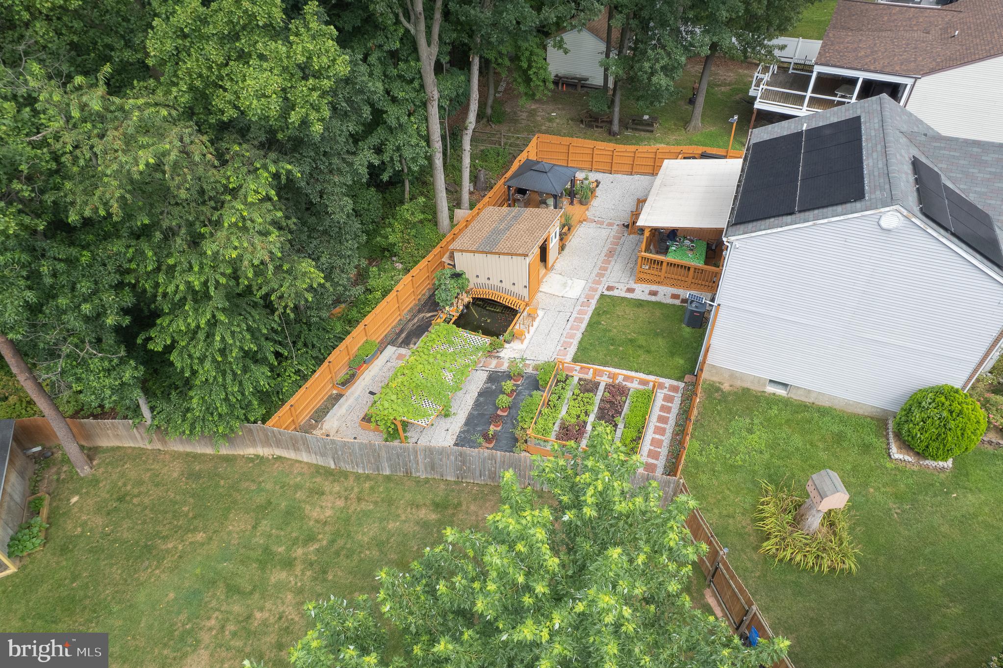 GOLDEN TREE - Residential