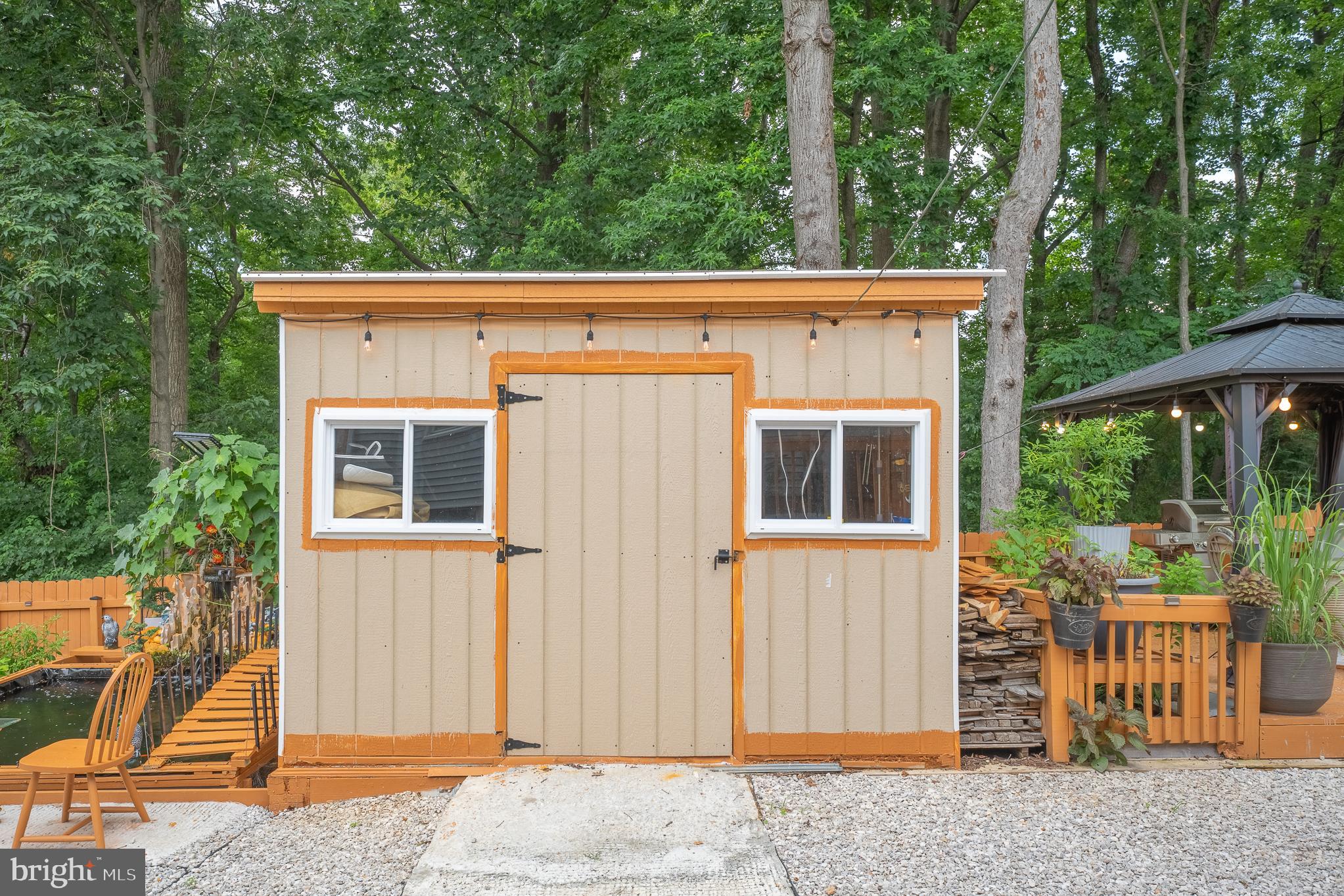 GOLDEN TREE - Residential