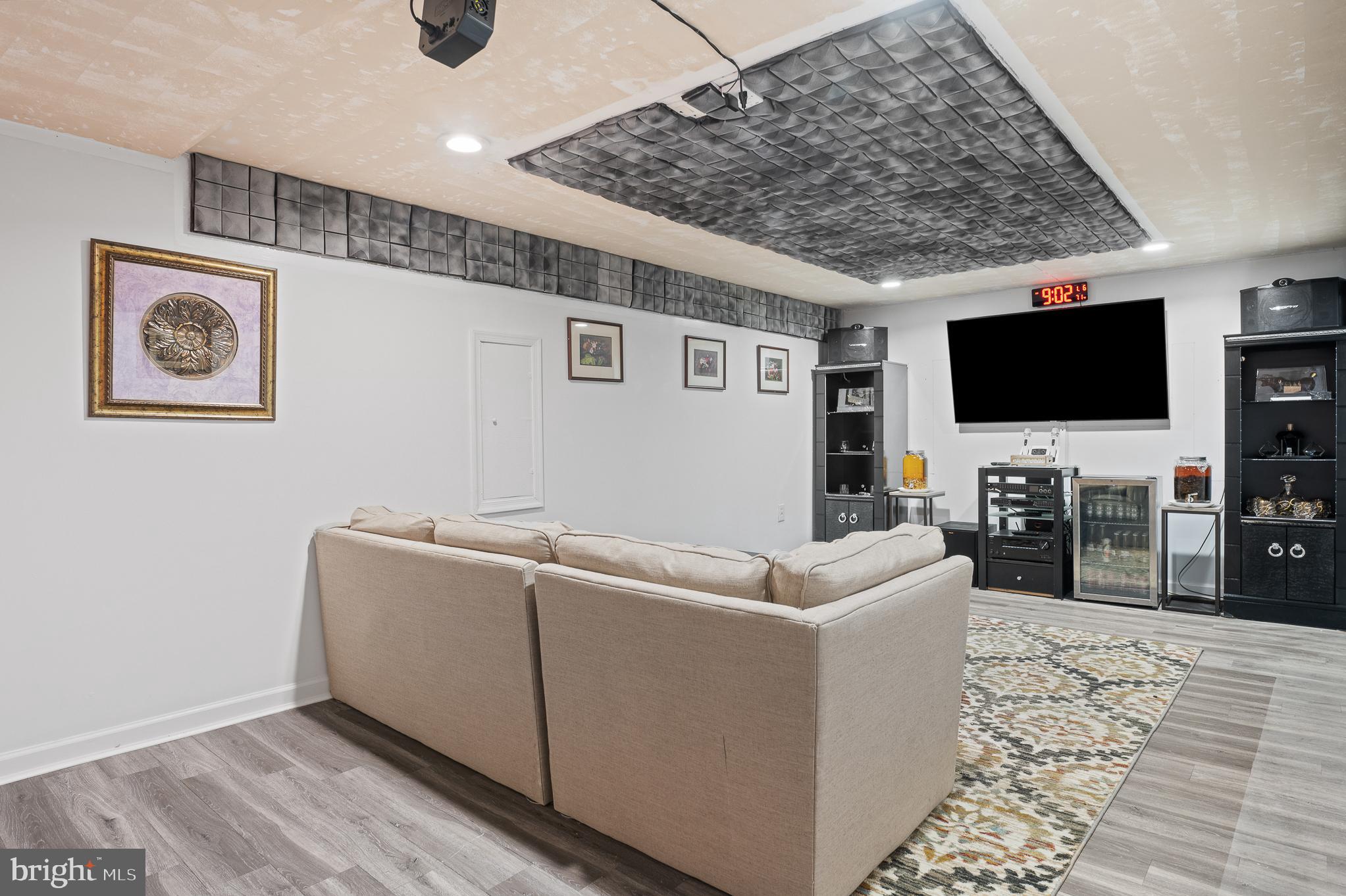 GOLDEN TREE - Residential