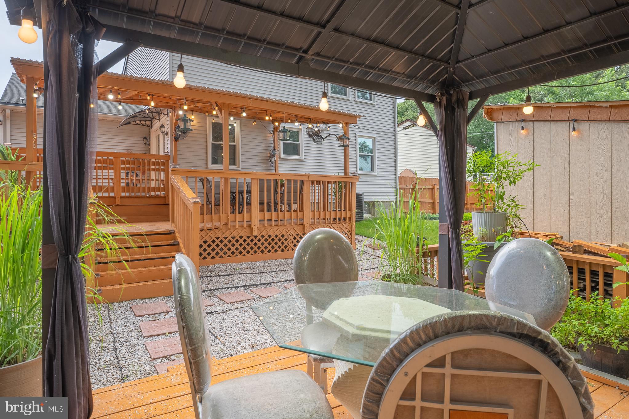 GOLDEN TREE - Residential