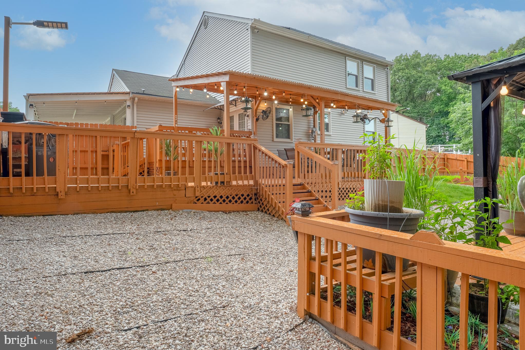 GOLDEN TREE - Residential