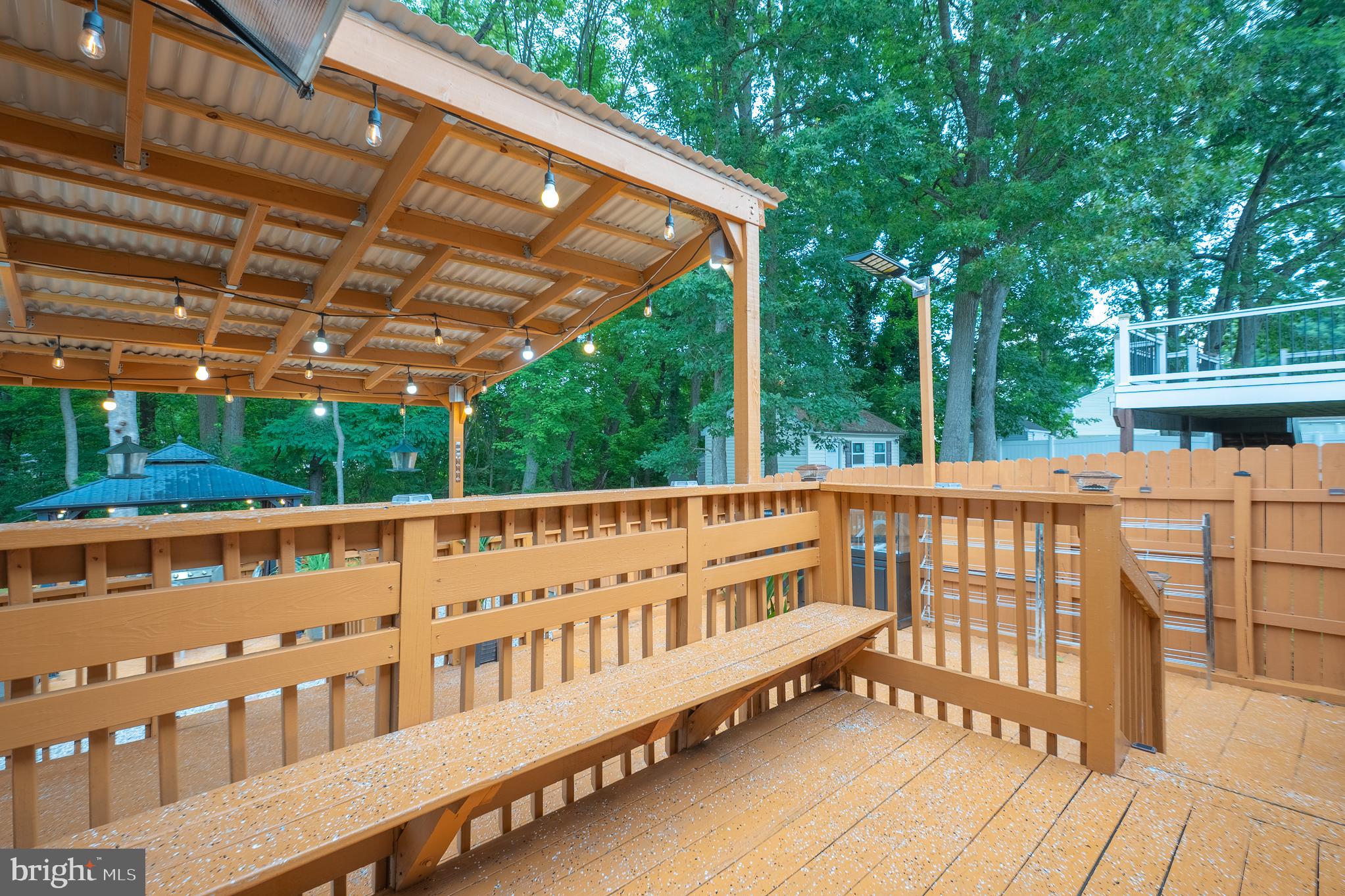 GOLDEN TREE - Residential