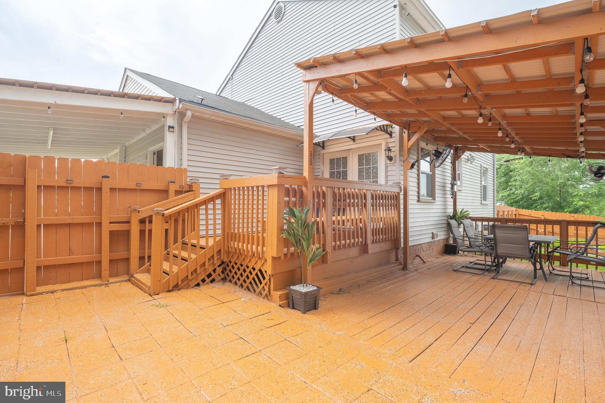 GOLDEN TREE - Residential