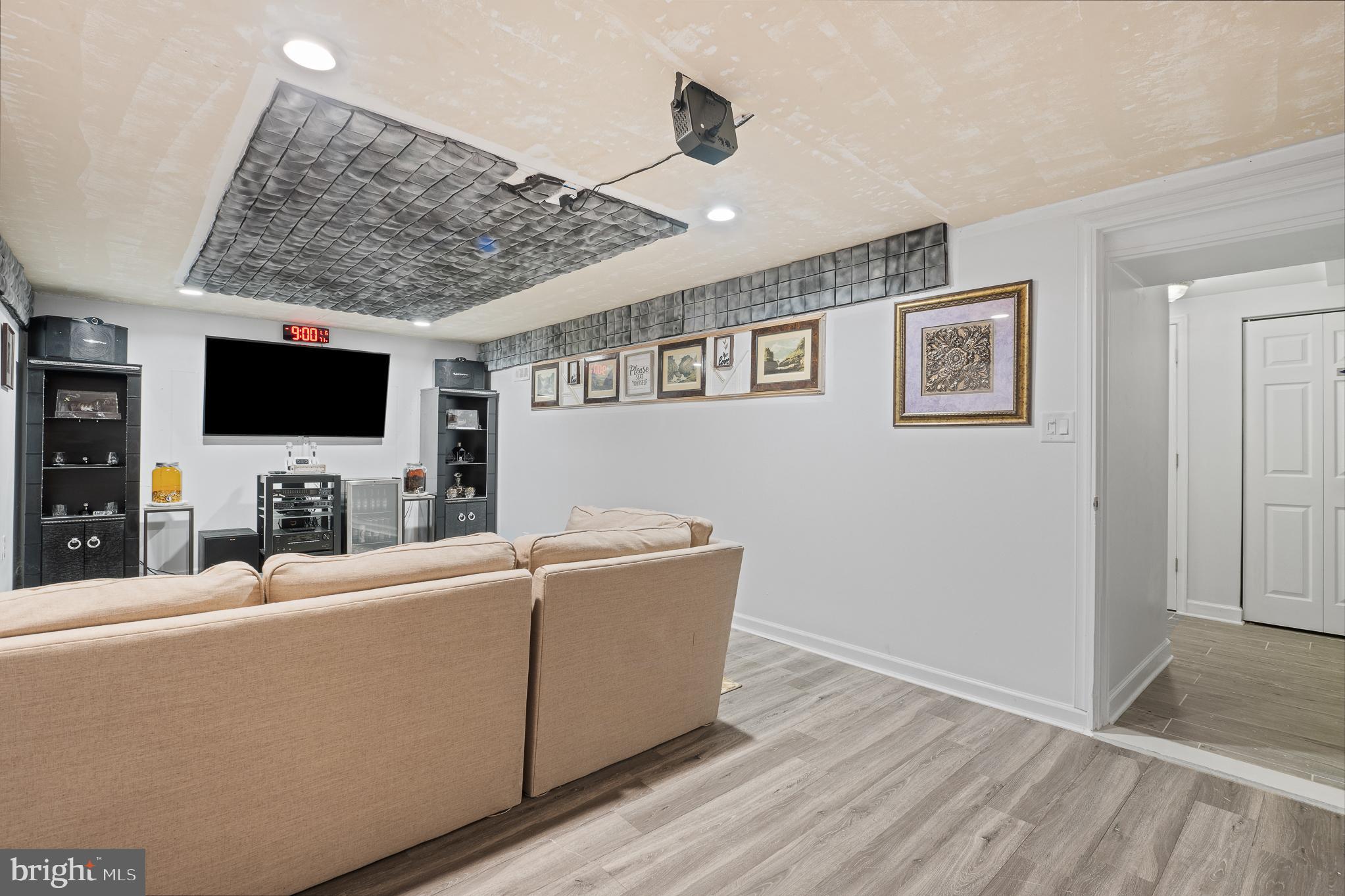 GOLDEN TREE - Residential