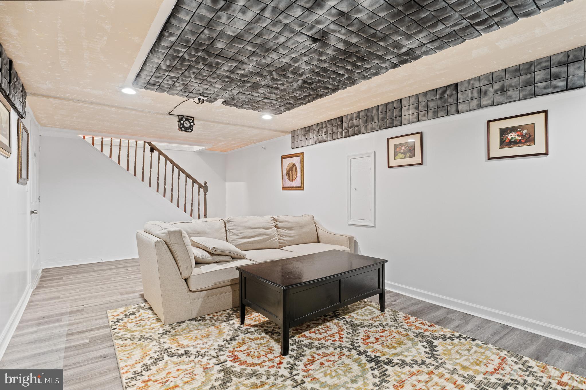 GOLDEN TREE - Residential