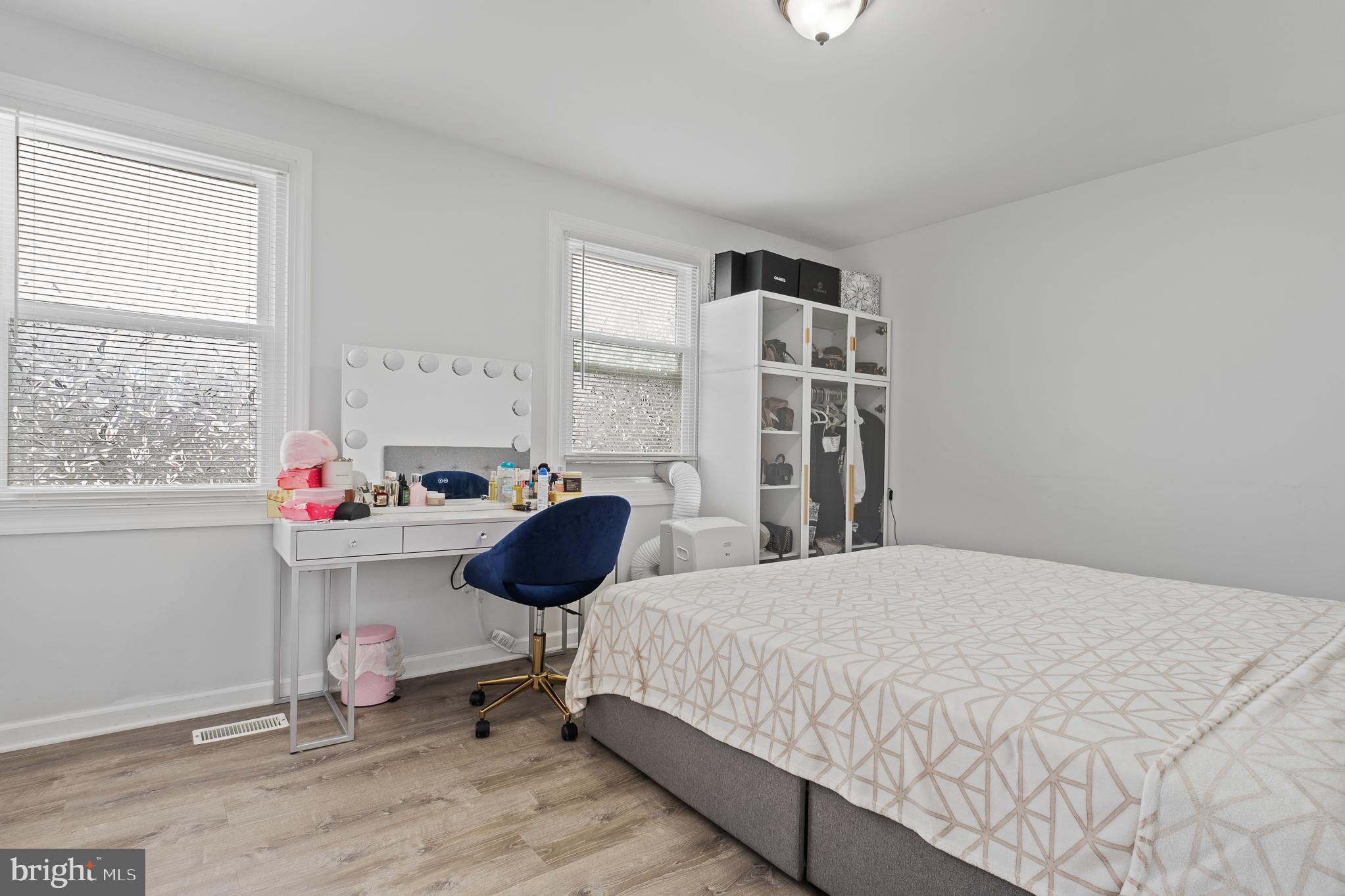 GOLDEN TREE - Residential