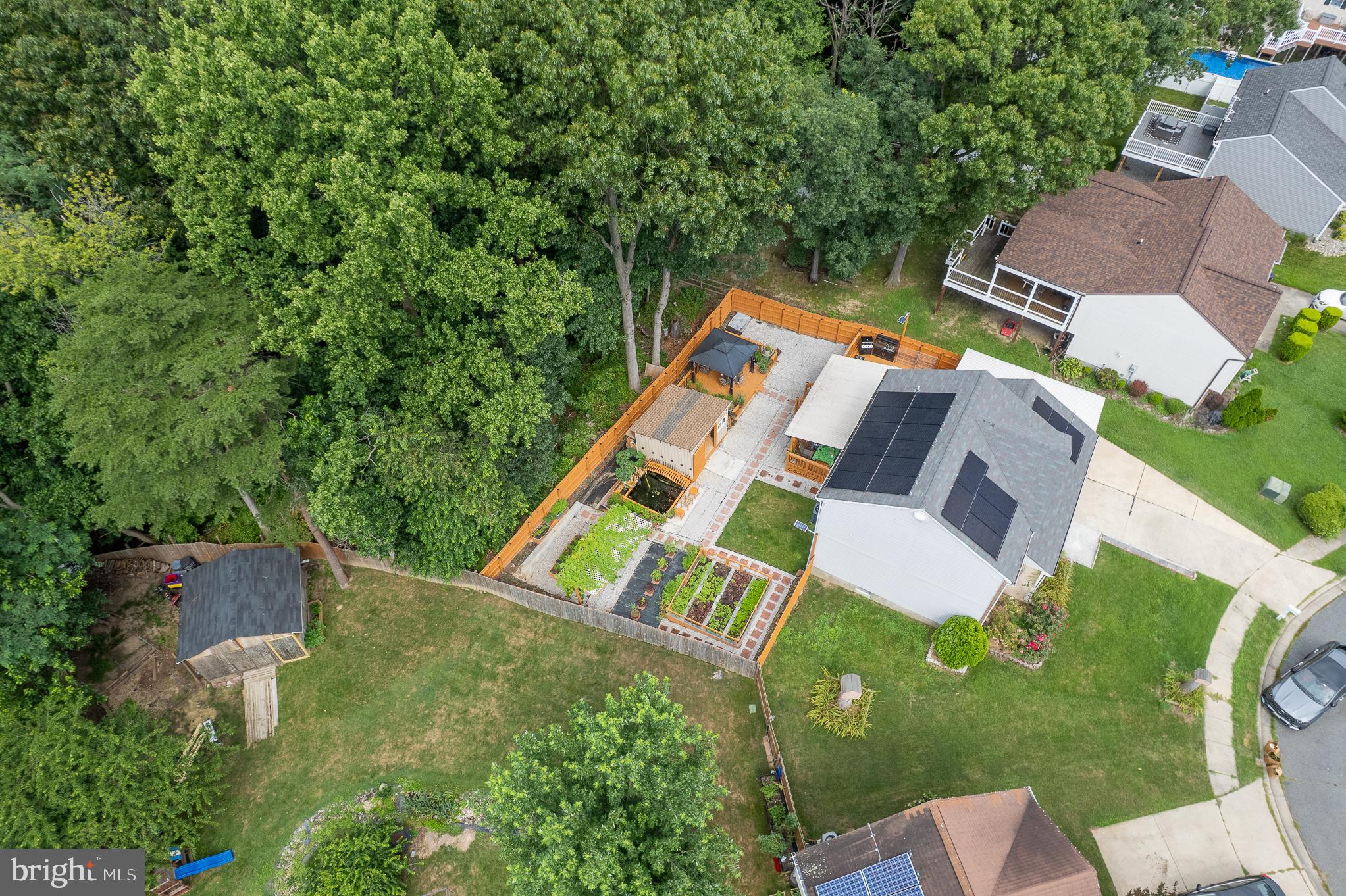 GOLDEN TREE - Residential