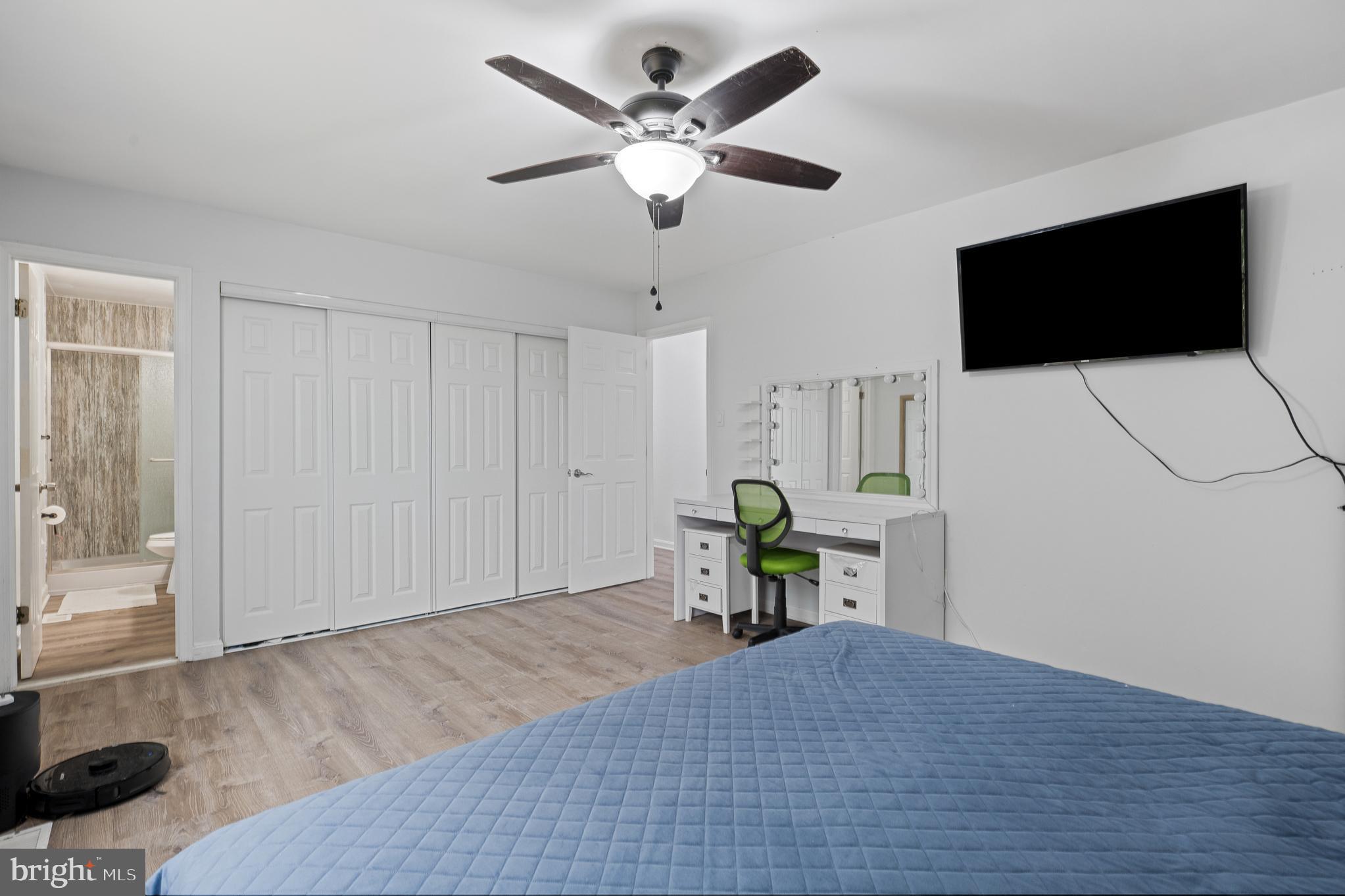 GOLDEN TREE - Residential