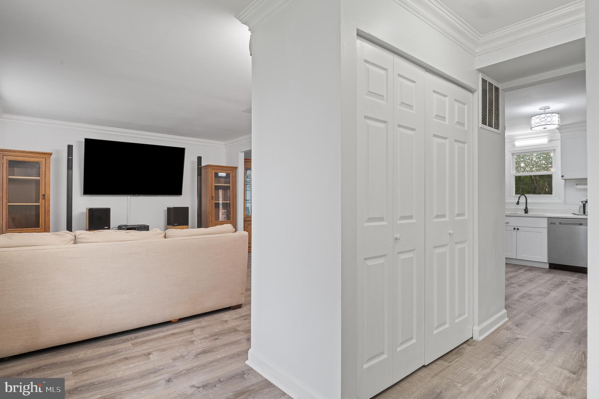 GOLDEN TREE - Residential