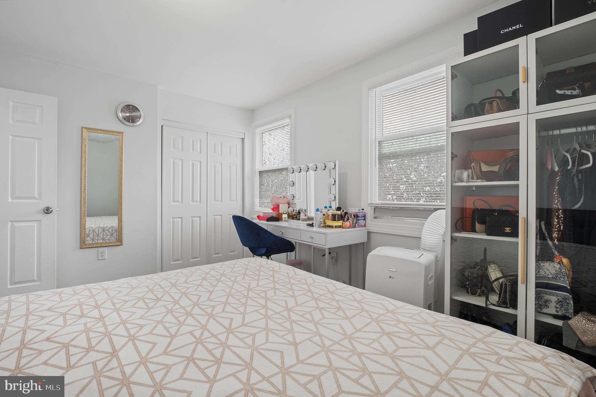 GOLDEN TREE - Residential