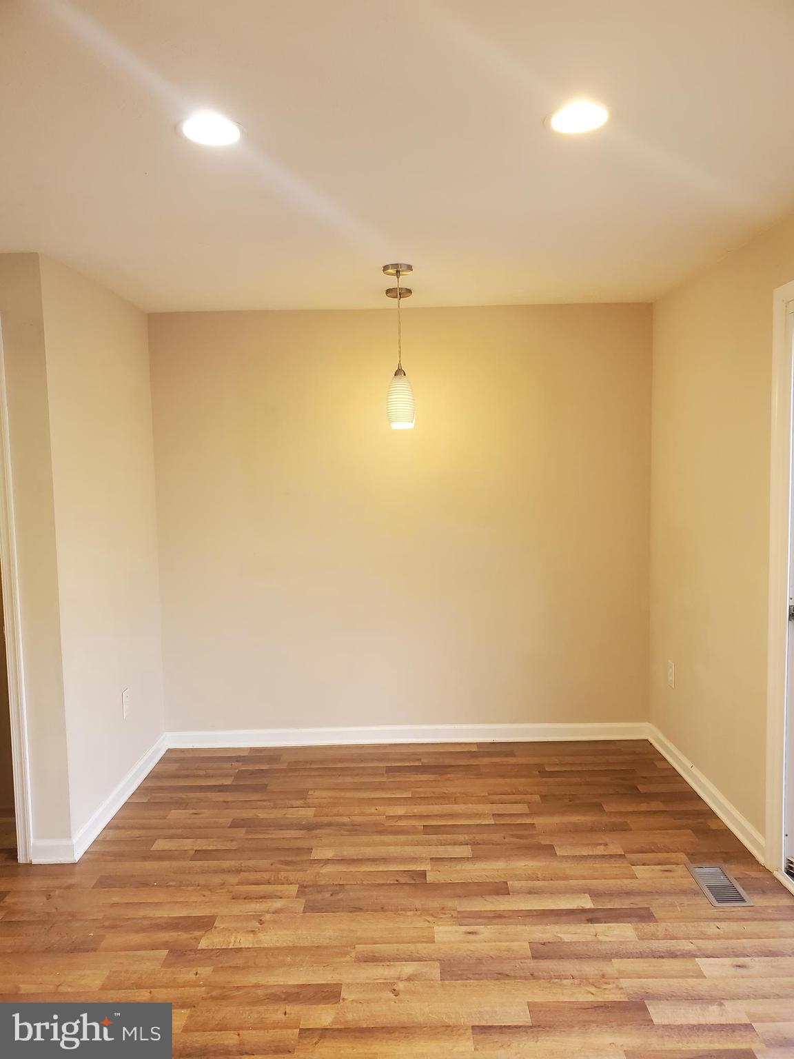 UPTON VILLAGE NORTH - Residential Lease