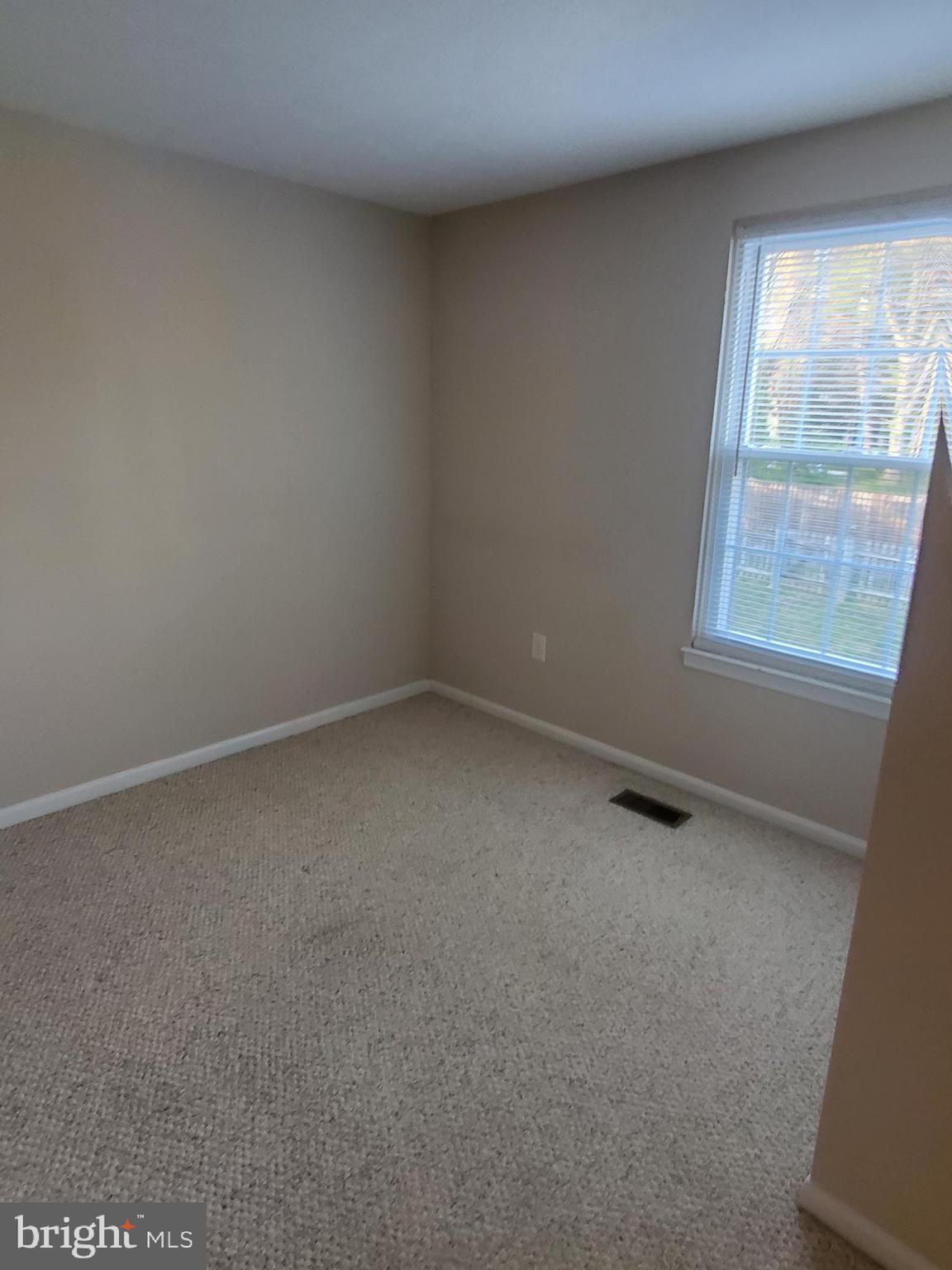 UPTON VILLAGE NORTH - Residential Lease