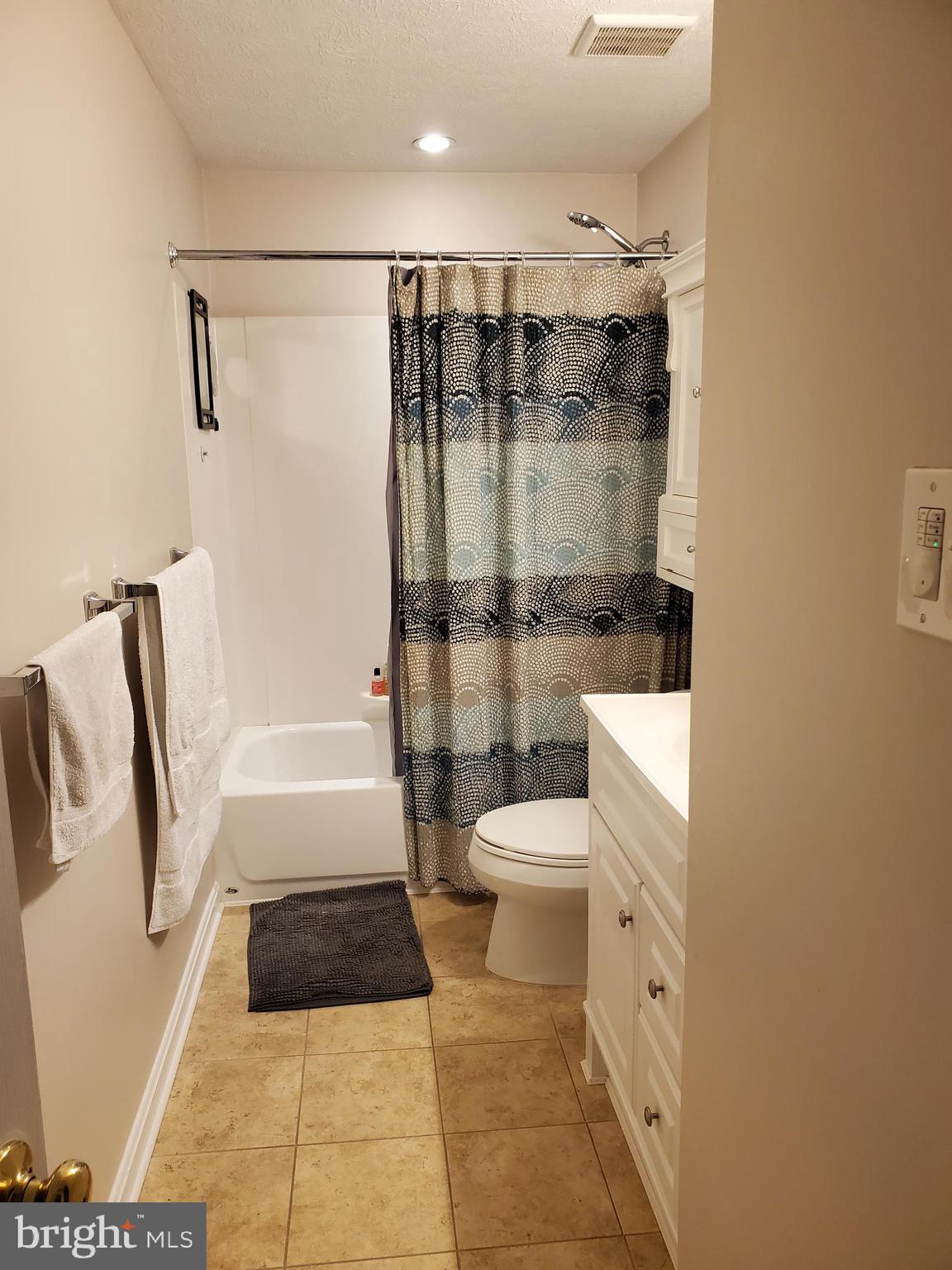 UPTON VILLAGE NORTH - Residential Lease