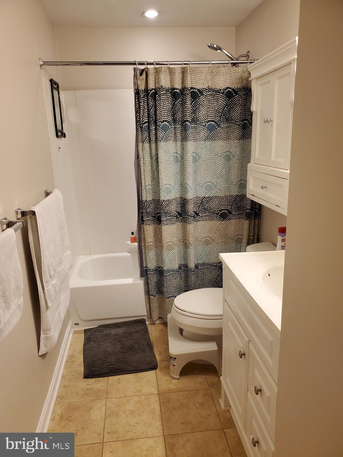 UPTON VILLAGE NORTH - Residential Lease